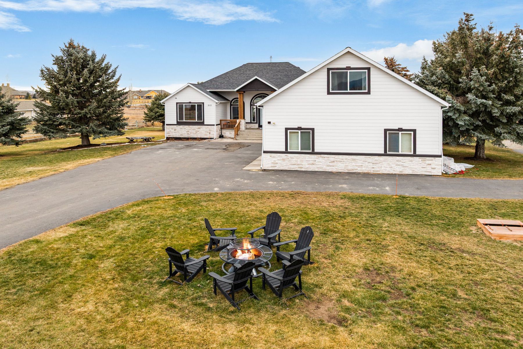 203 Alton Way