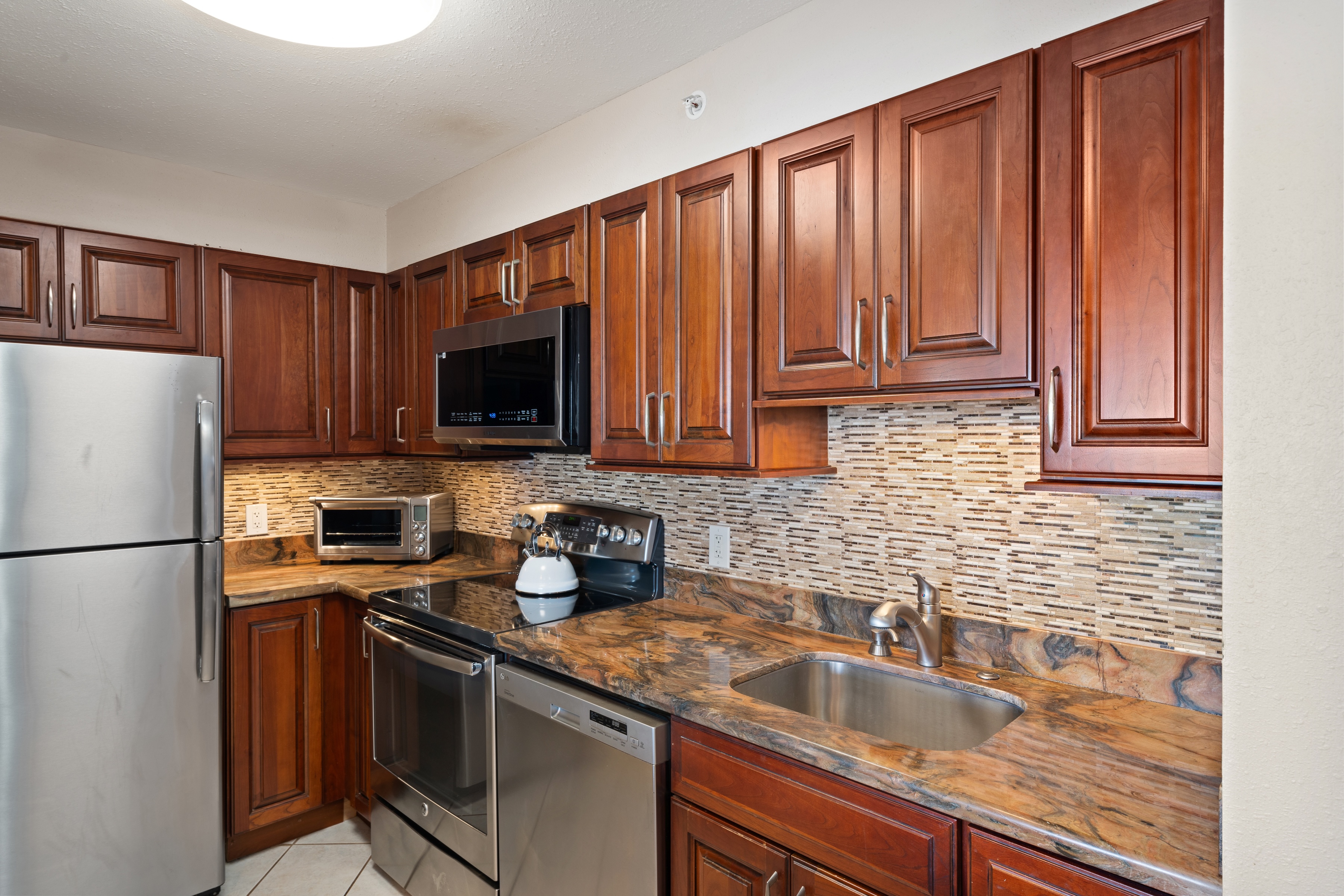 Valley Isle #309 4327 Lower Honoapiilani Rd.
