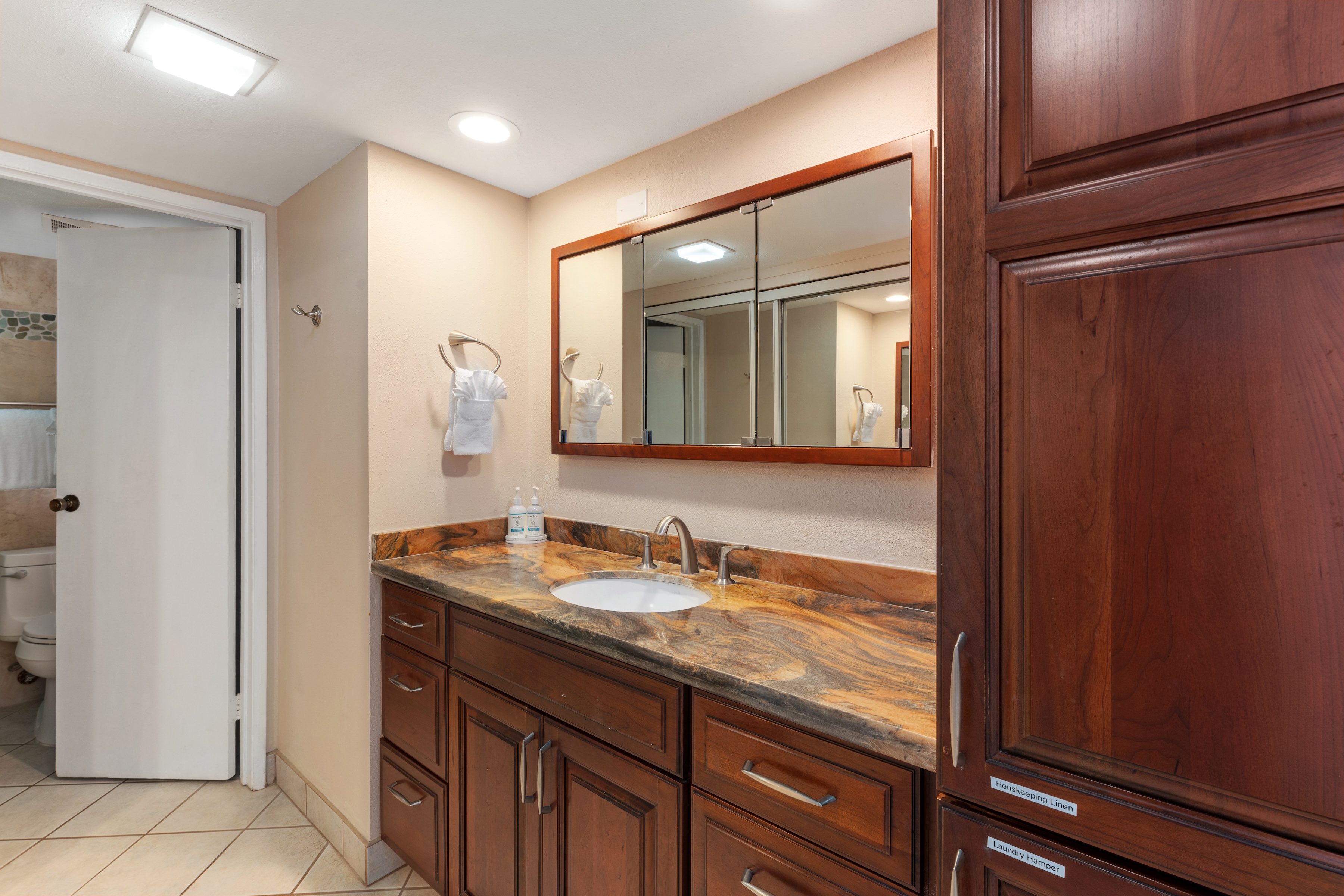 Valley Isle #309 4327 Lower Honoapiilani Rd.