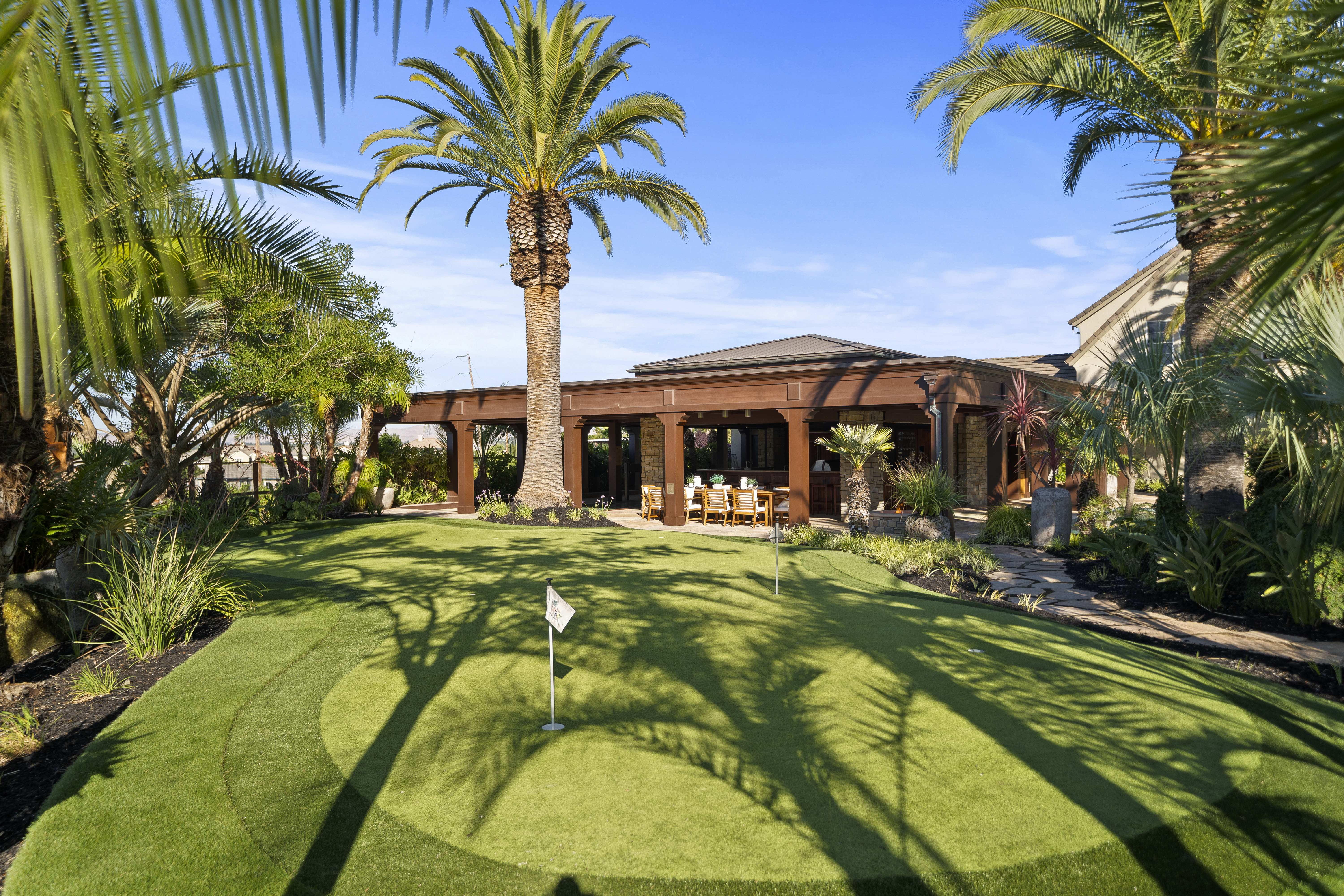 1333 Montrose Place 