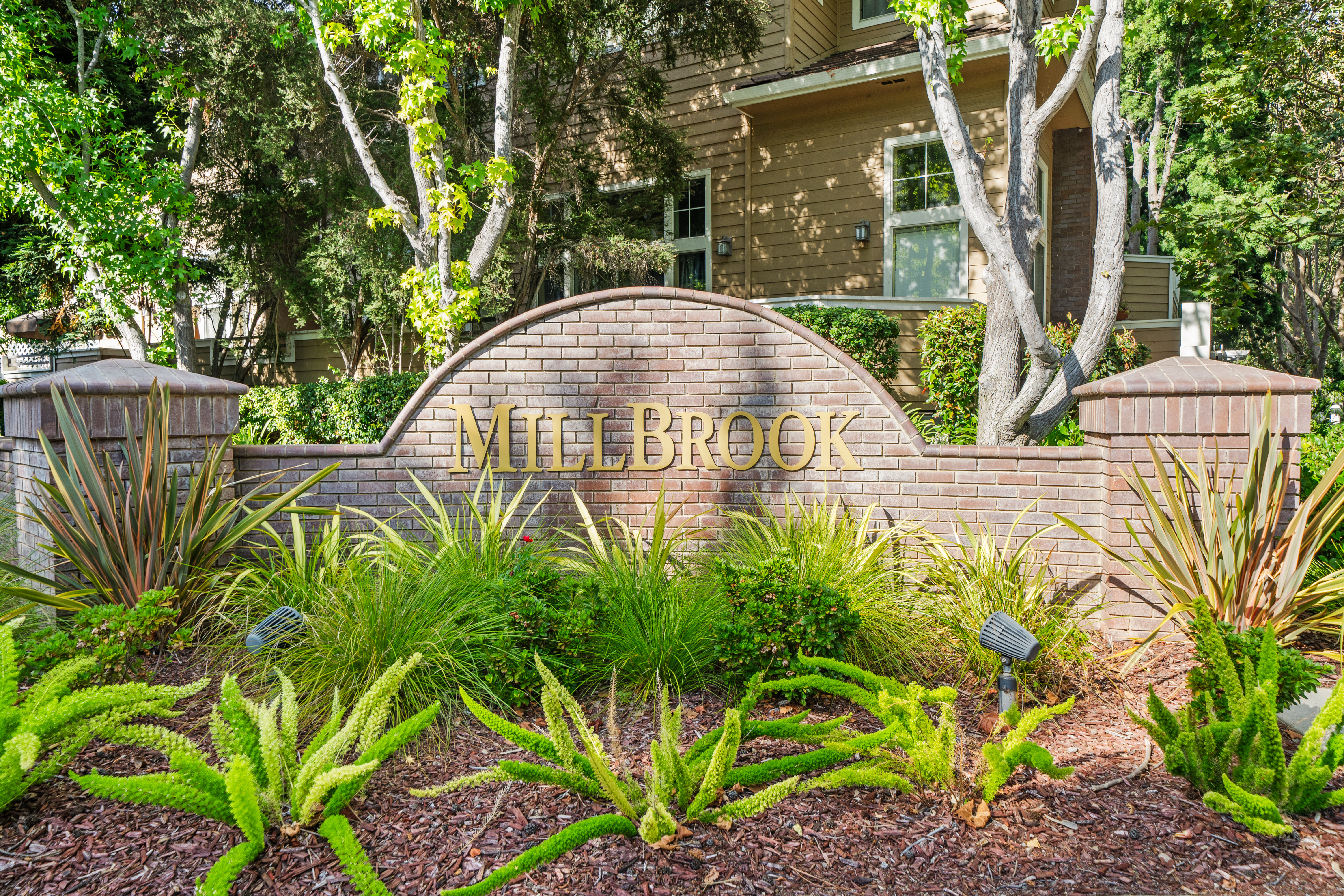 527 Mill River Lane 