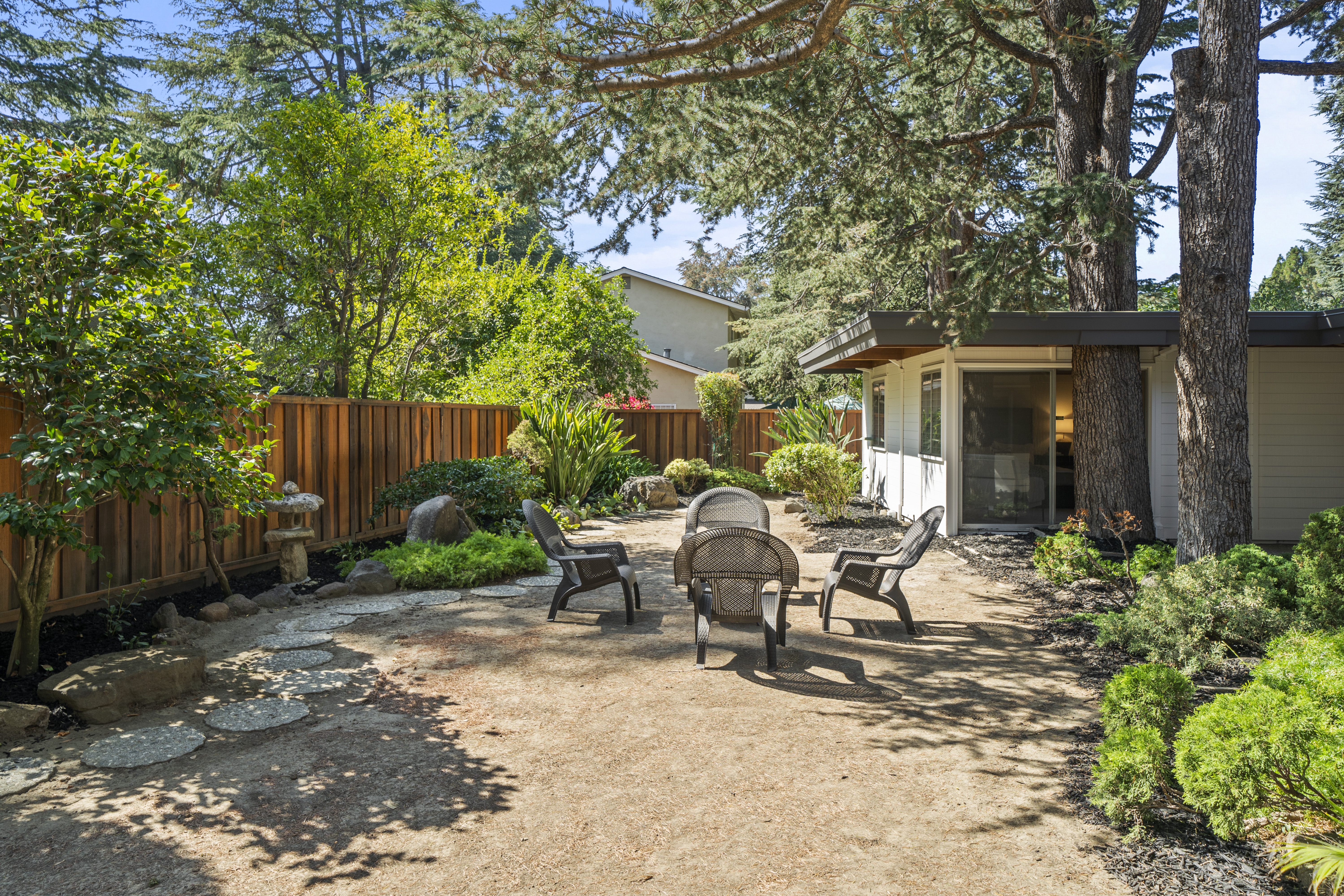 634 Cuenca Way 