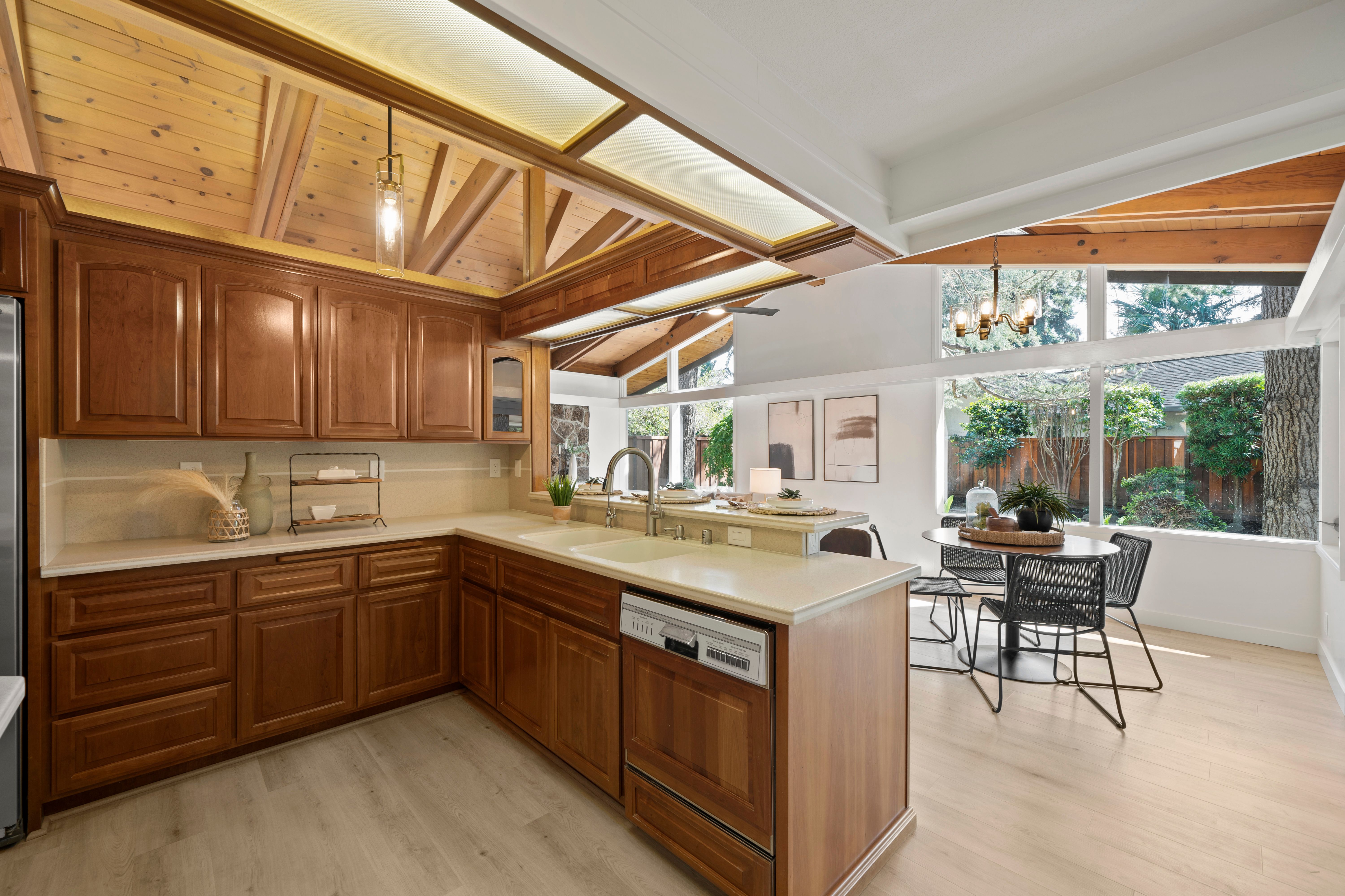 634 Cuenca Way 