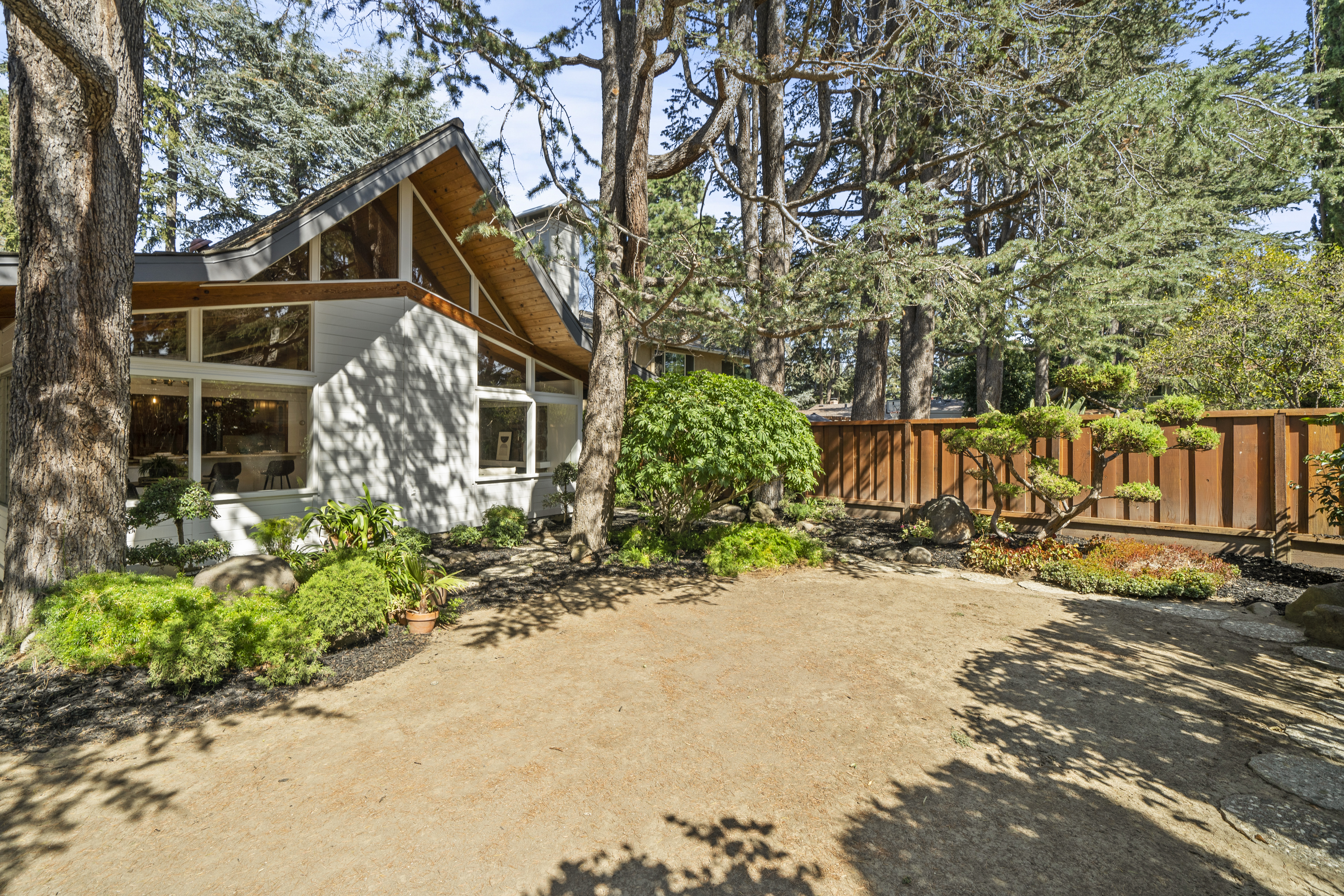 634 Cuenca Way 
