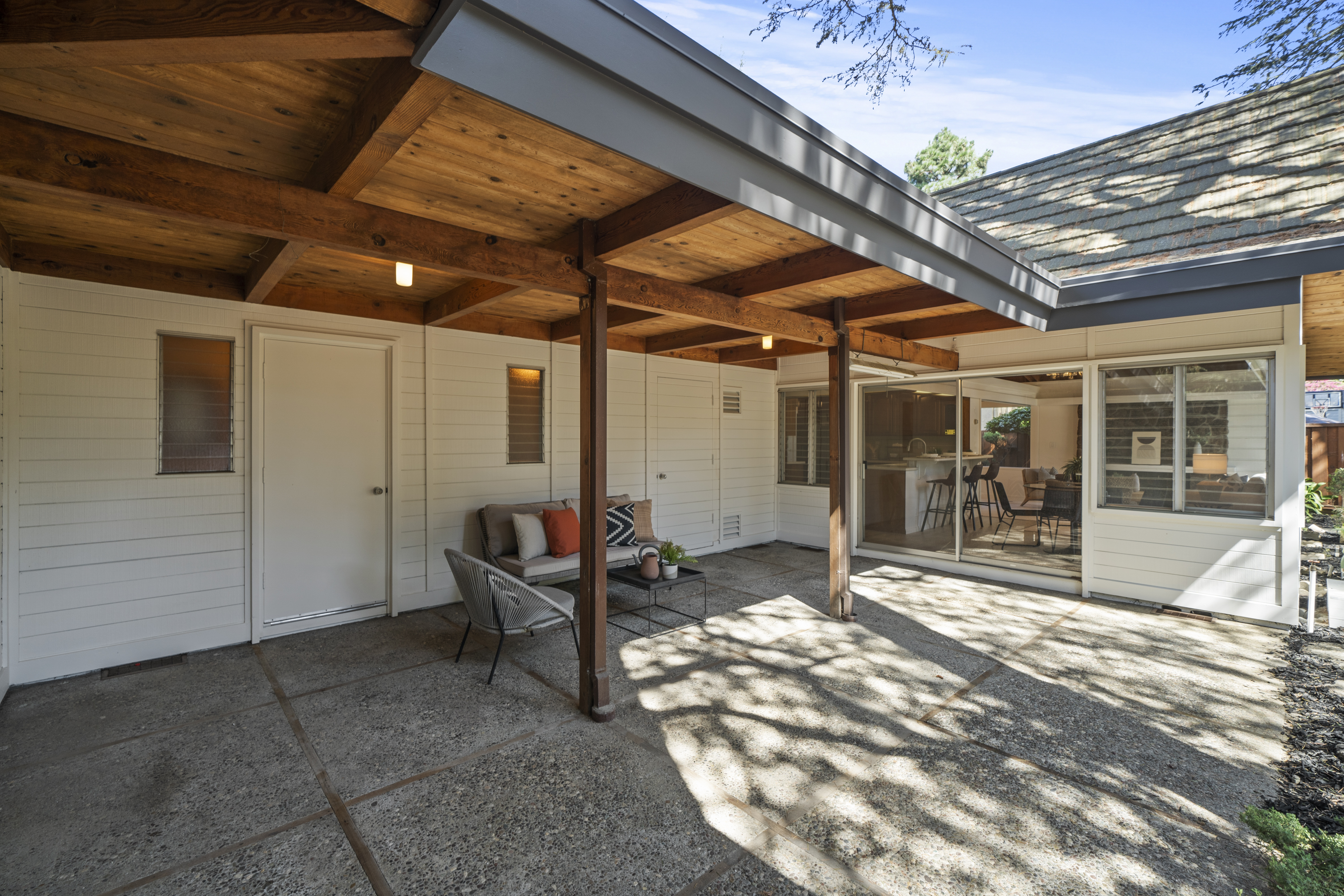 634 Cuenca Way 