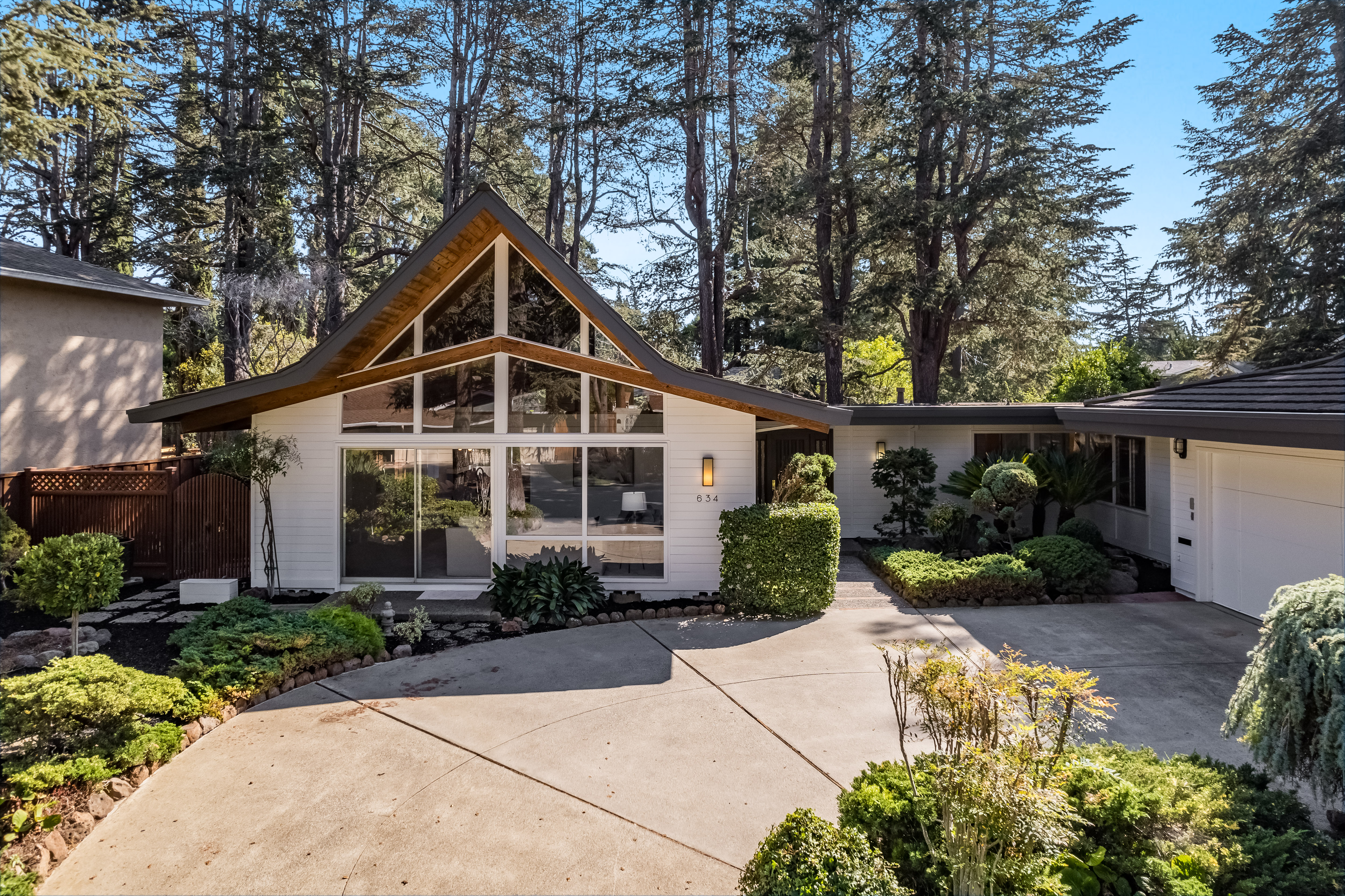 634 Cuenca Way 