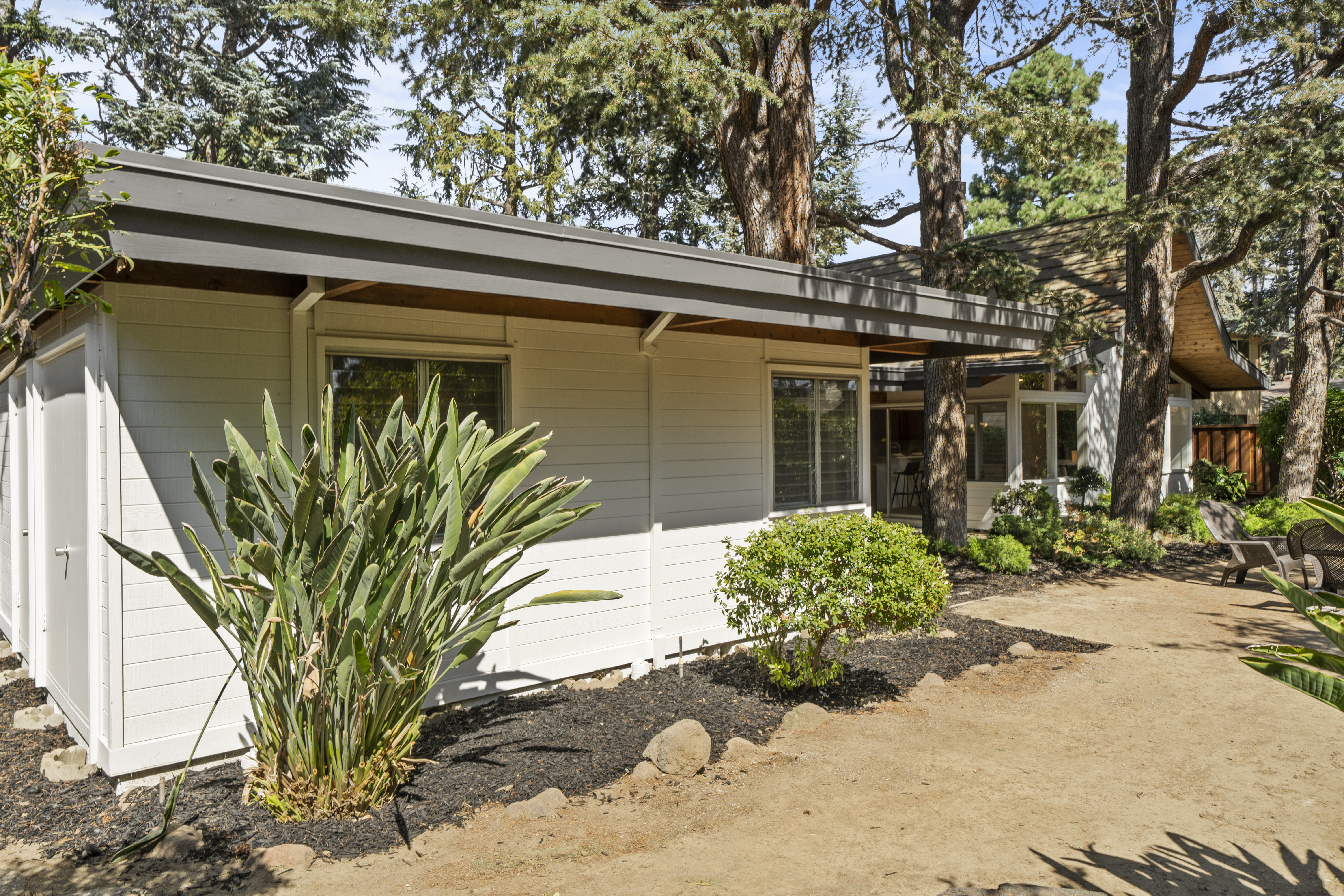 634 Cuenca Way 