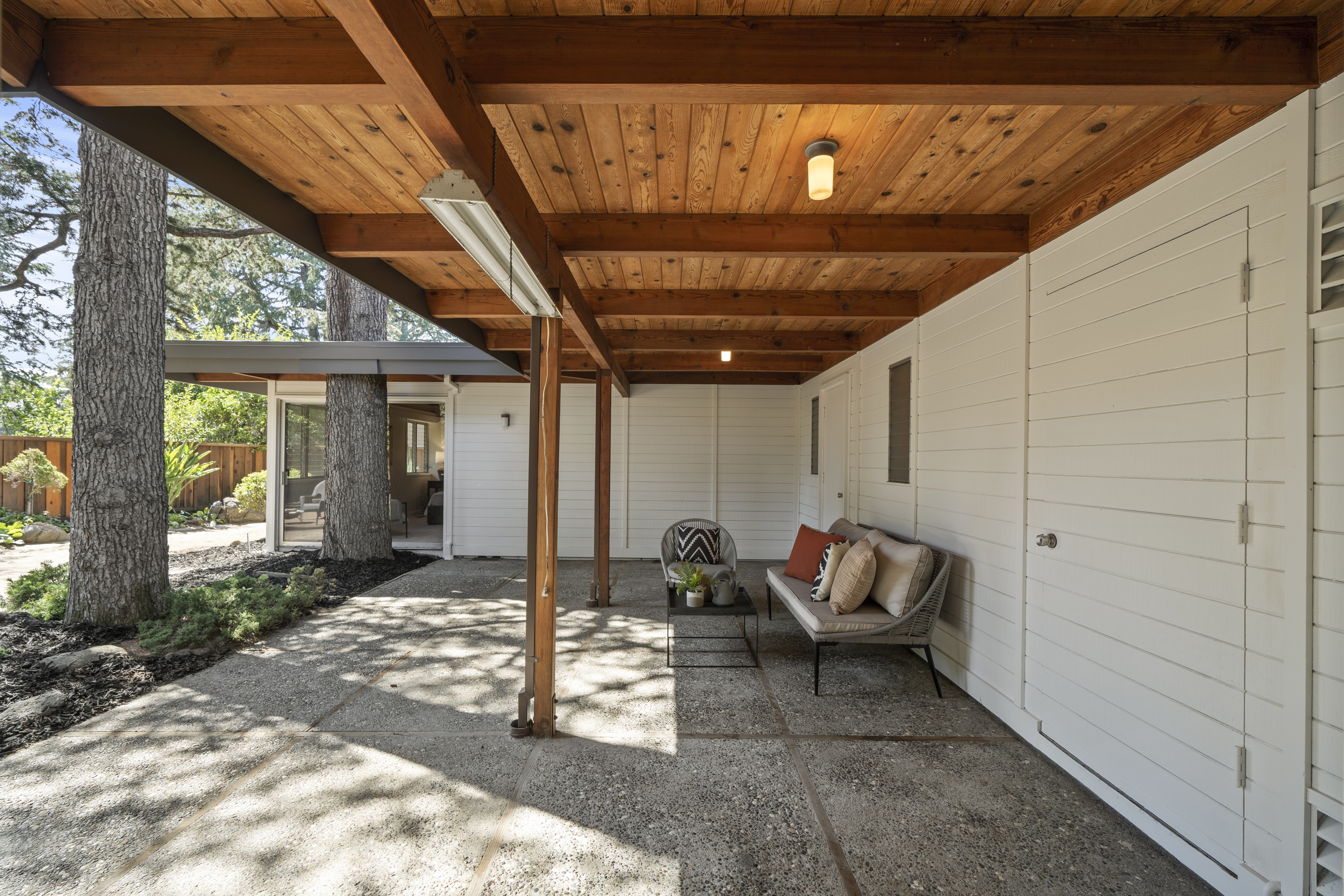 634 Cuenca Way 