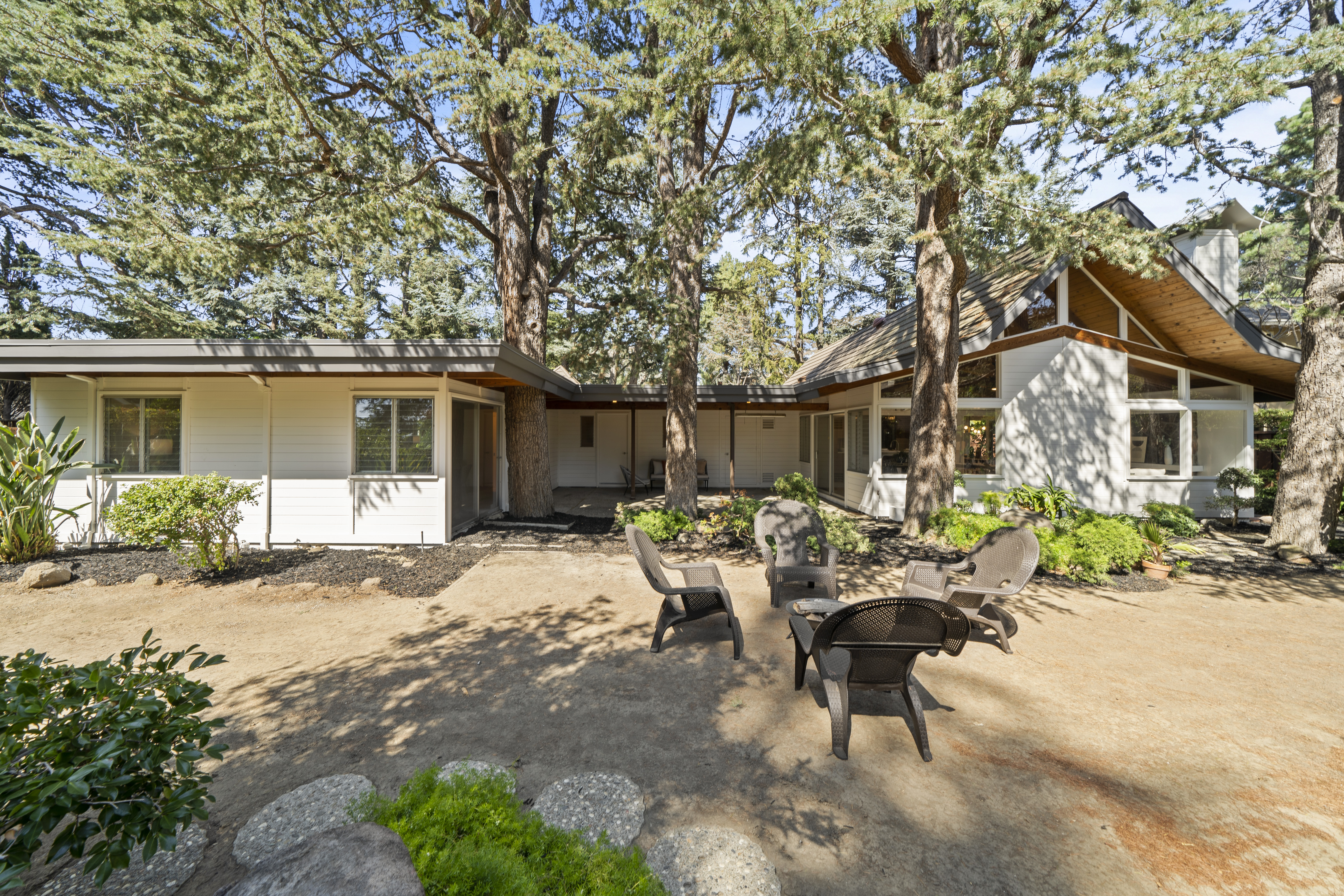 634 Cuenca Way 