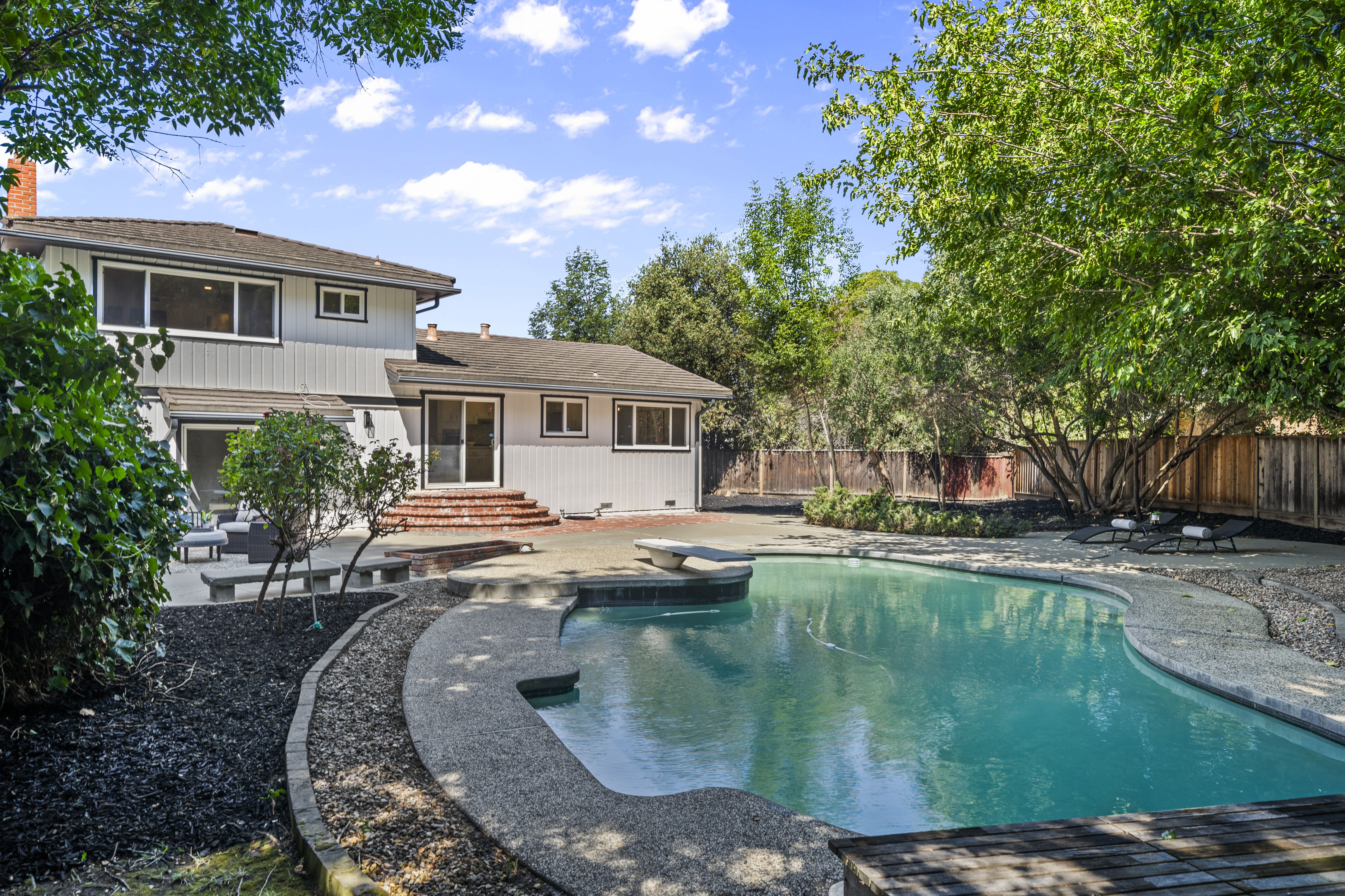 40444 La Jolla Court 