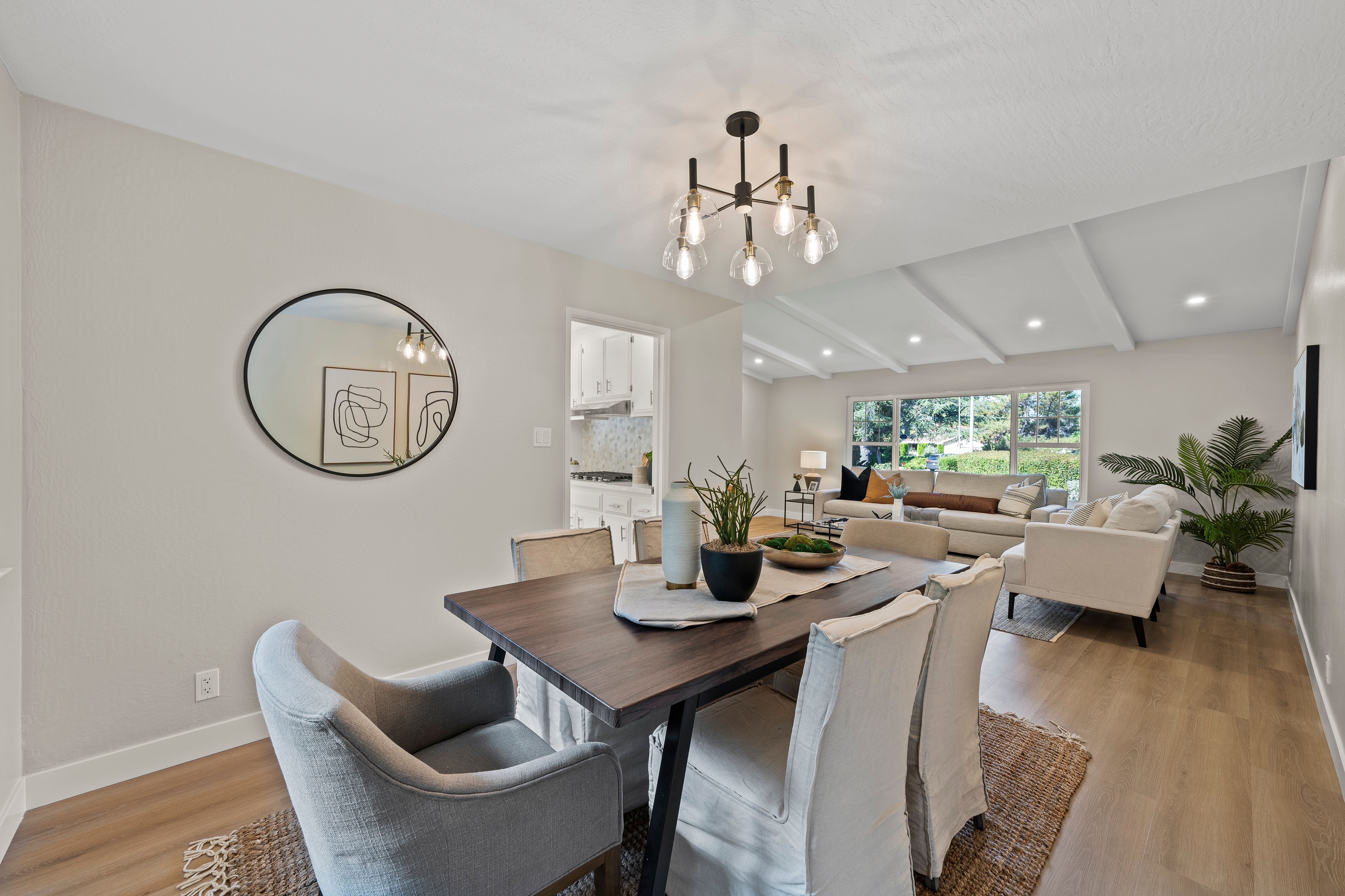 40444 La Jolla Court 