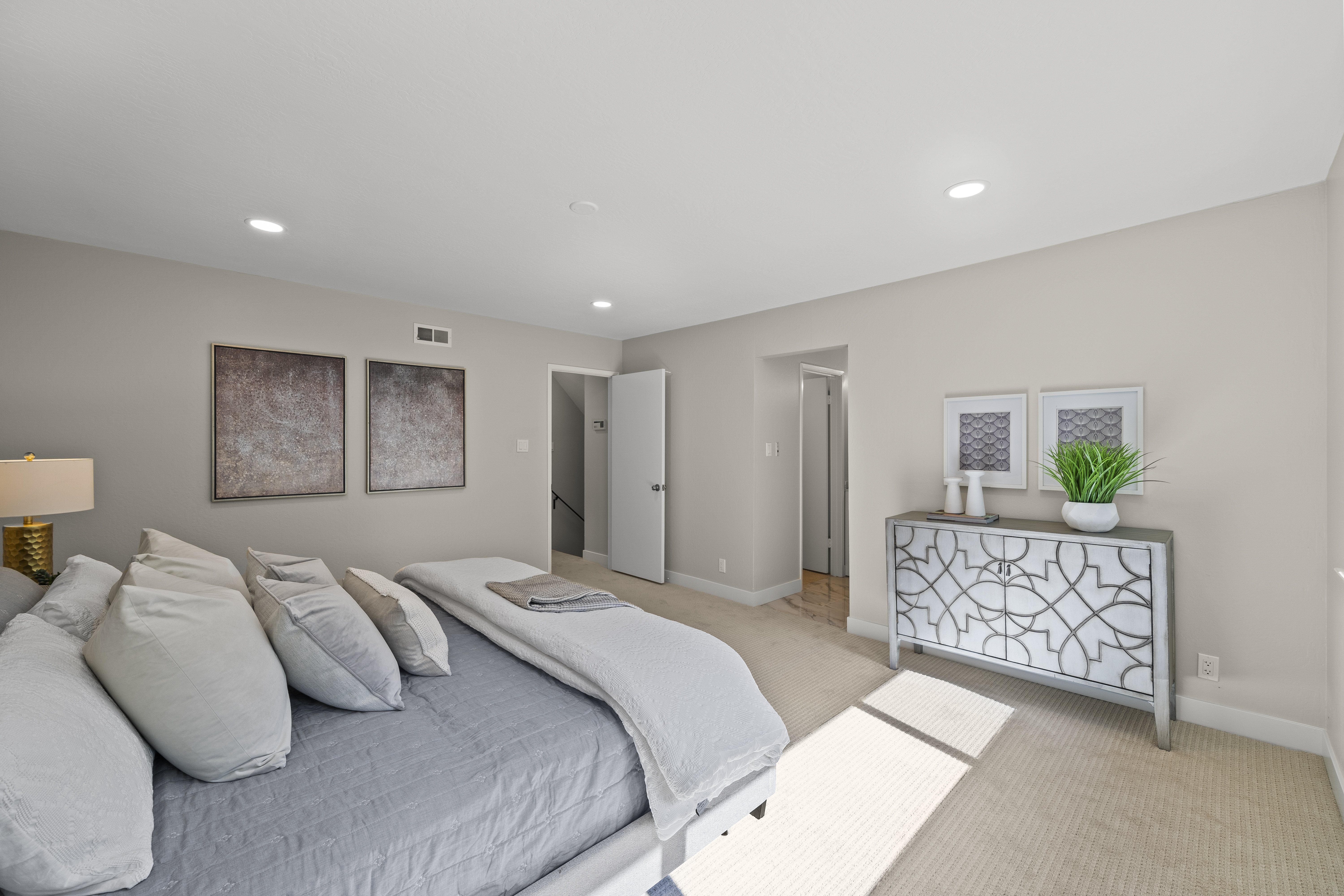 40444 La Jolla Court 