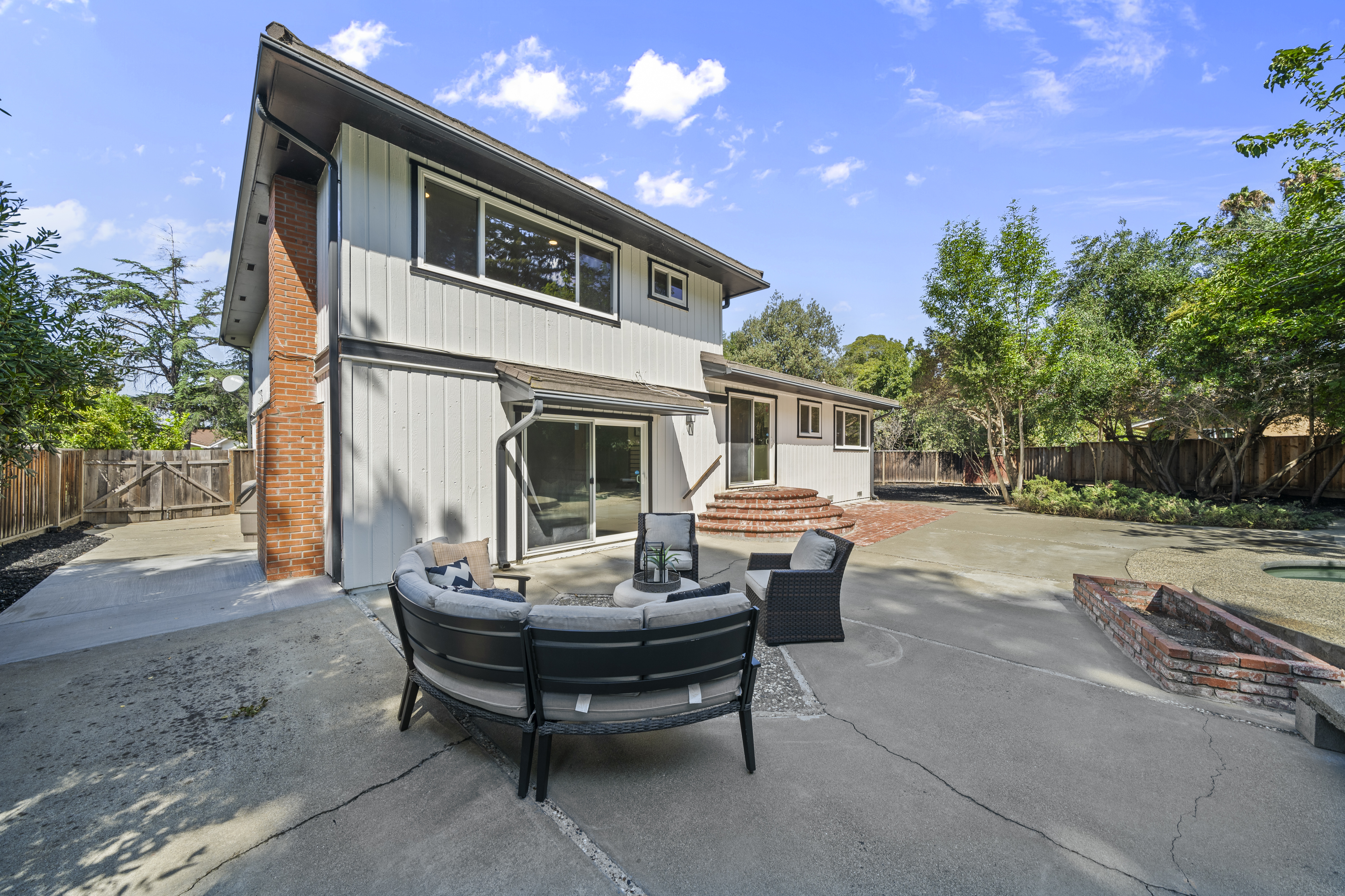 40444 La Jolla Court 