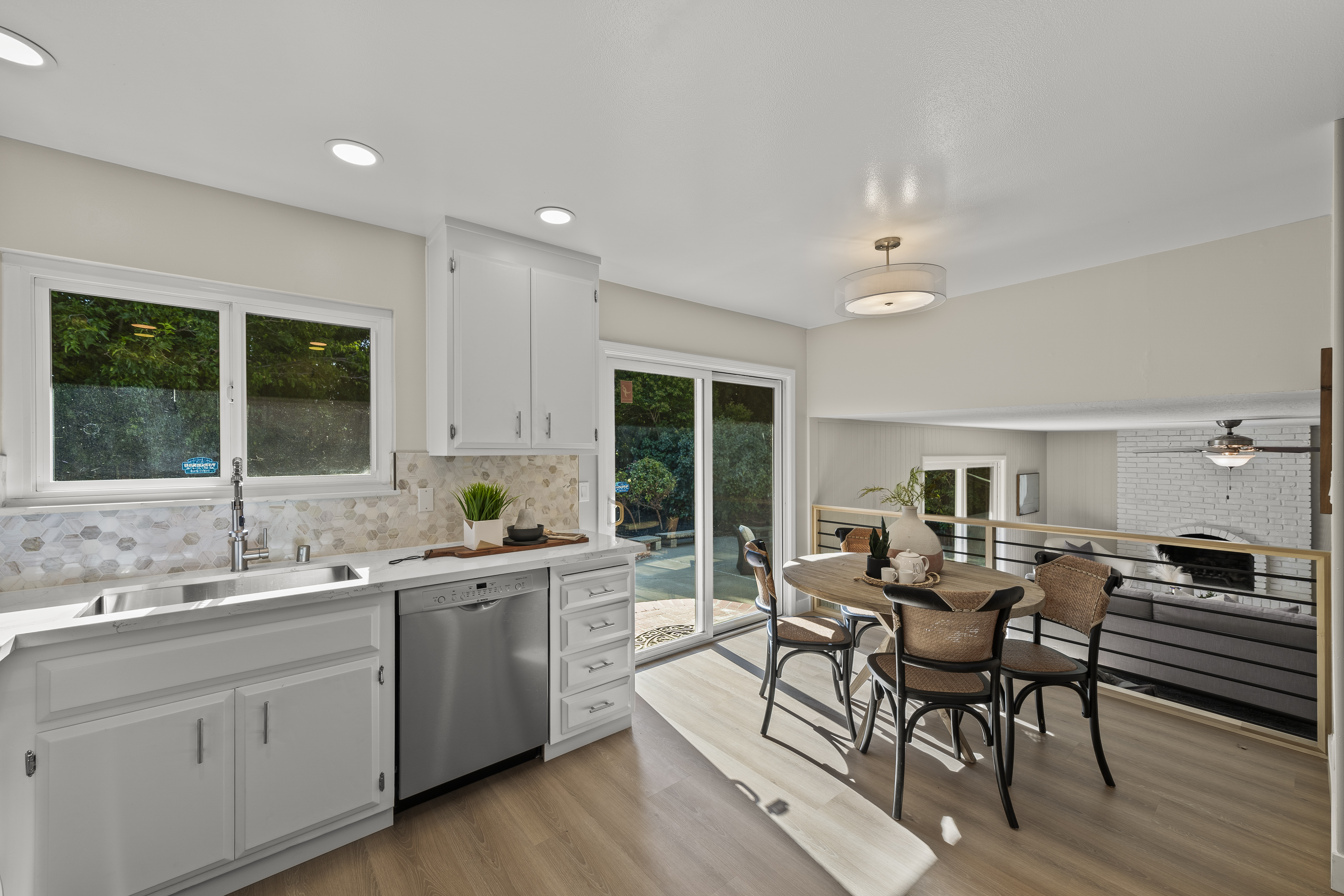 40444 La Jolla Court 