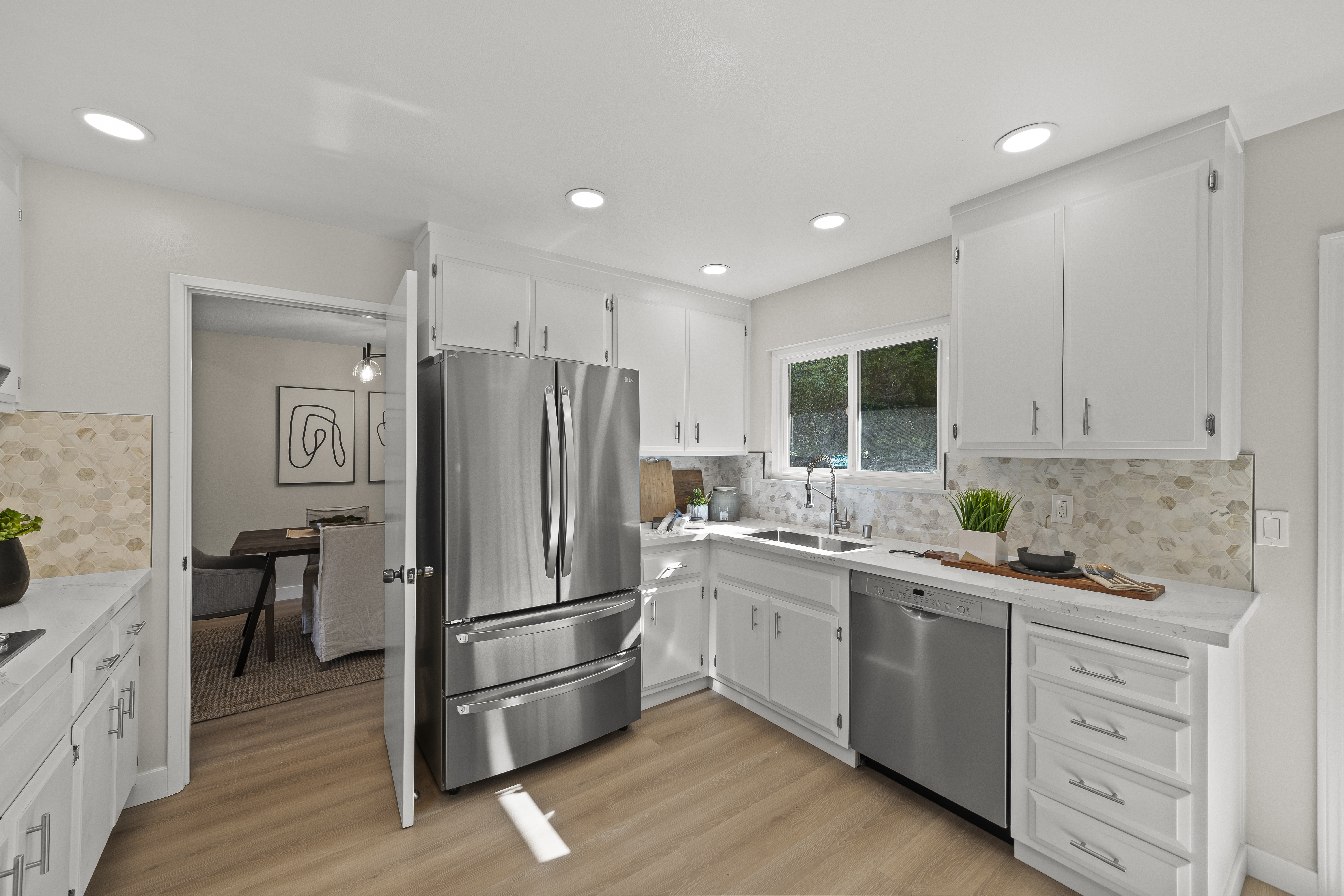 40444 La Jolla Court 