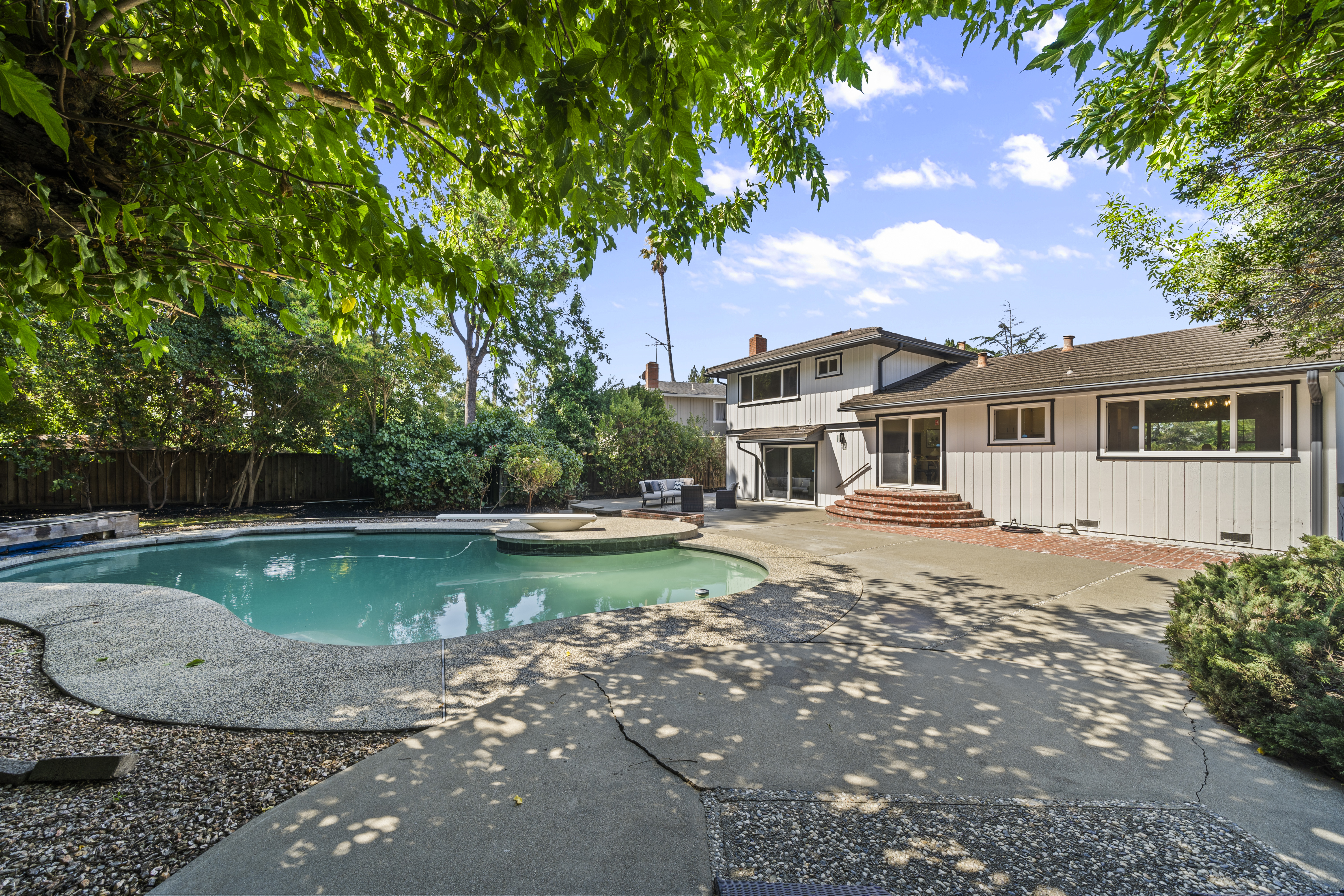 40444 La Jolla Court 