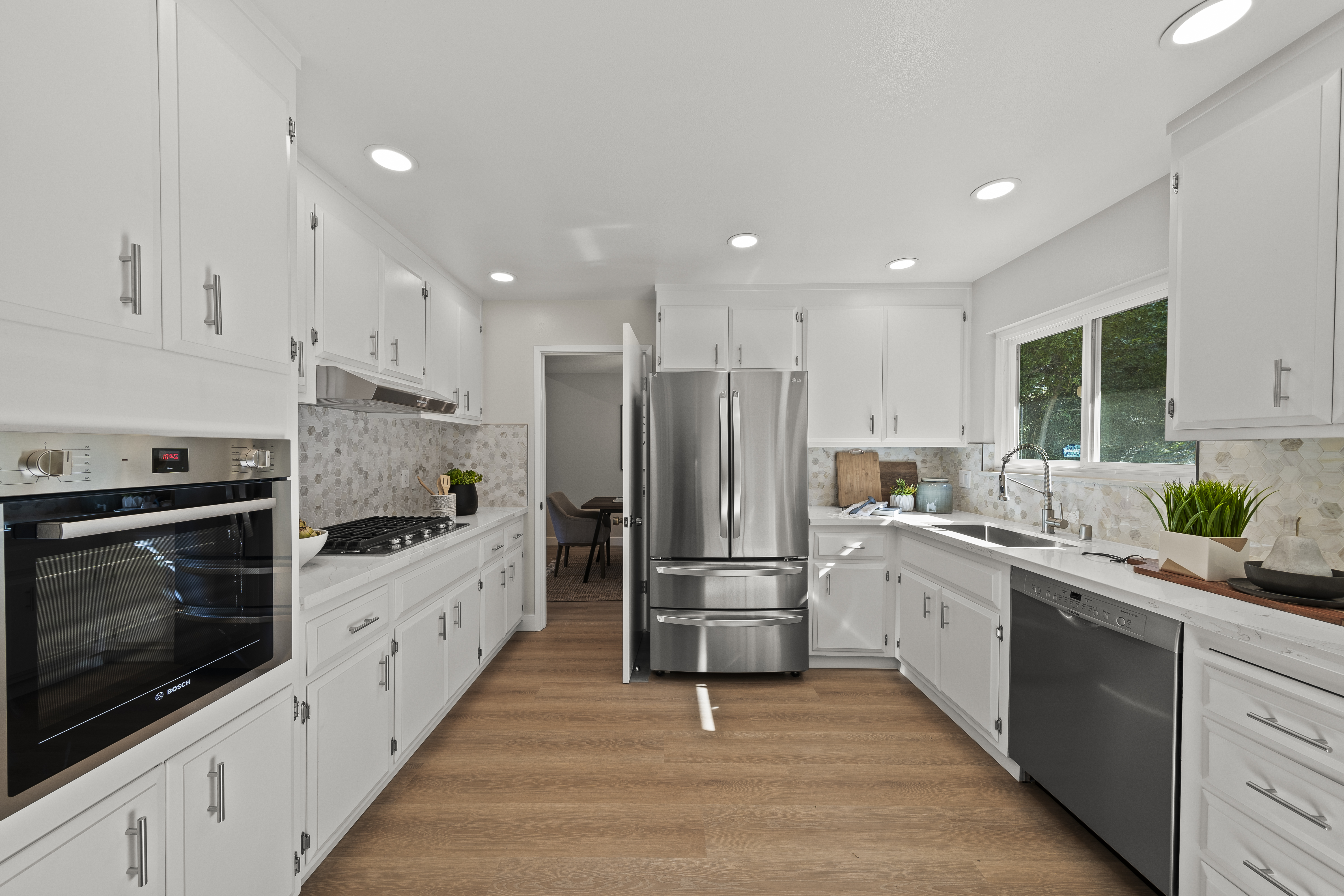 40444 La Jolla Court 
