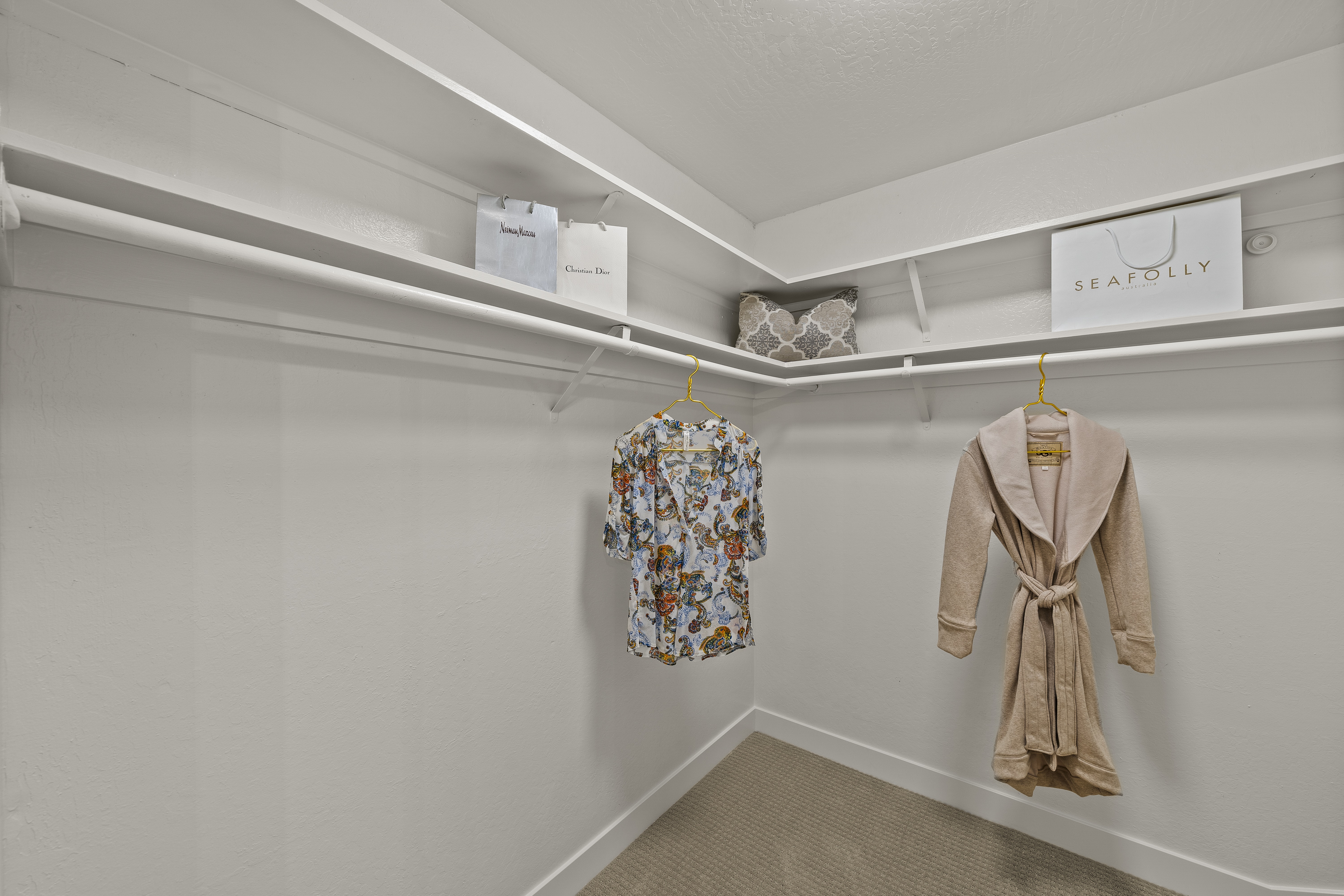 40444 La Jolla Court 