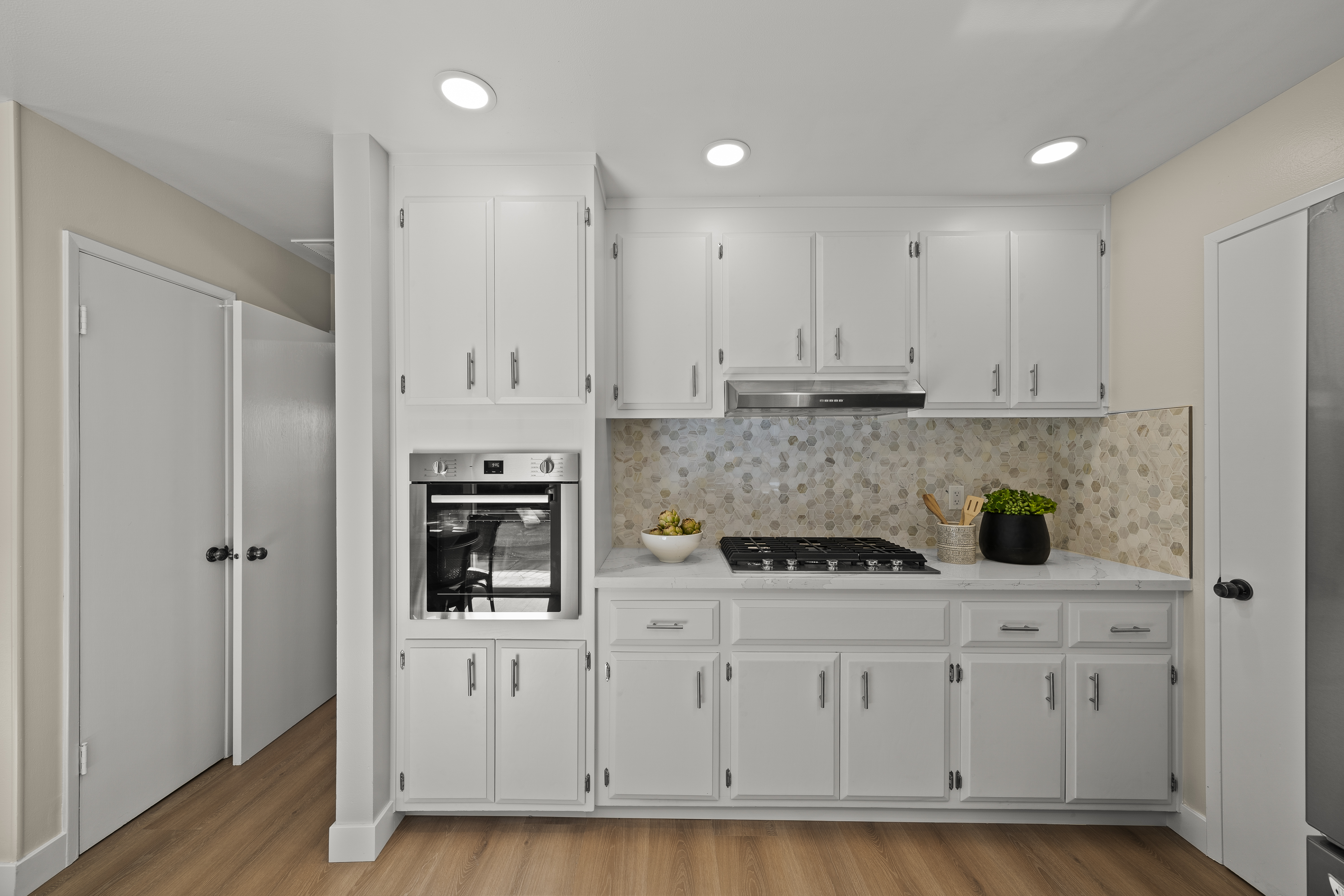 40444 La Jolla Court 