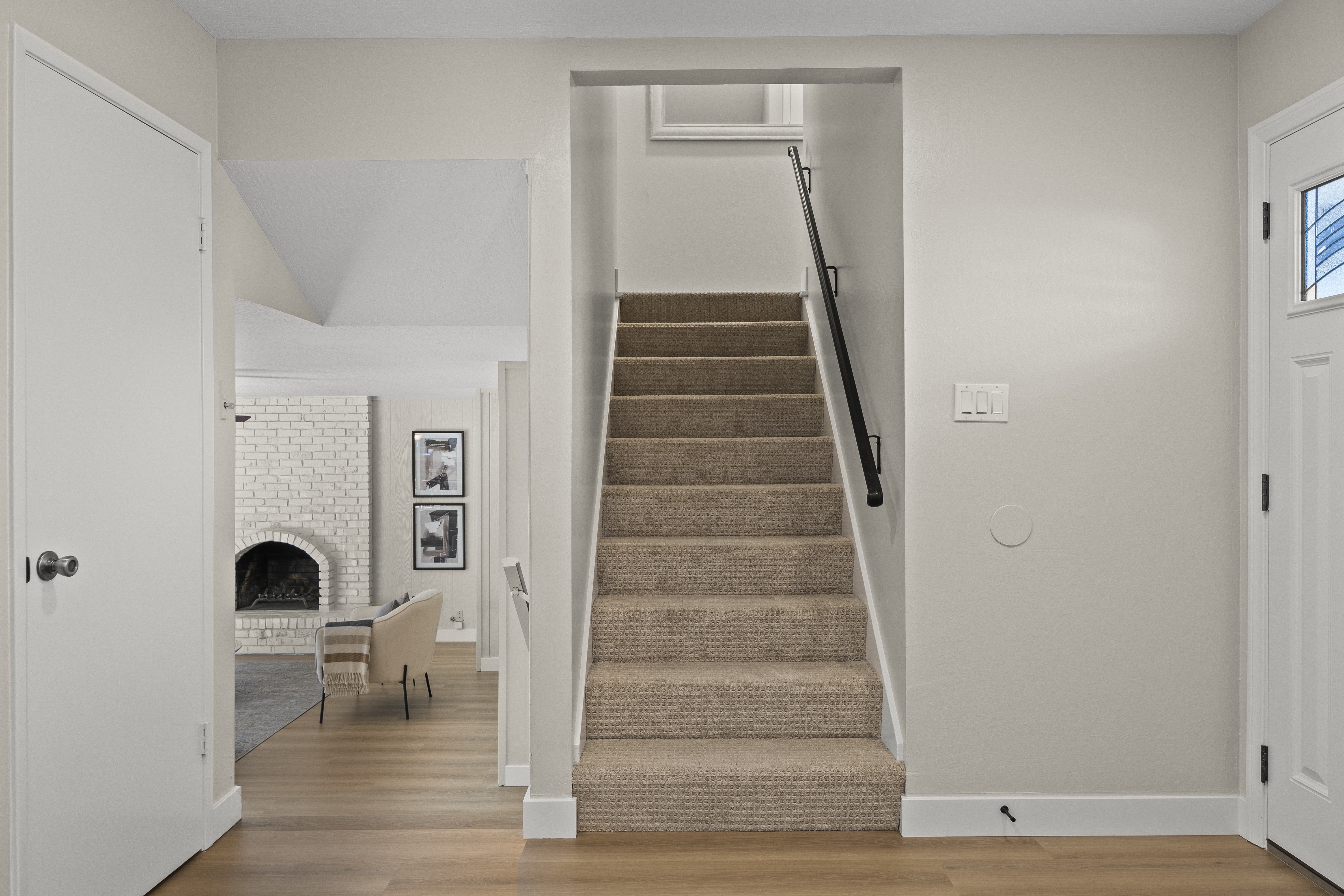 40444 La Jolla Court 