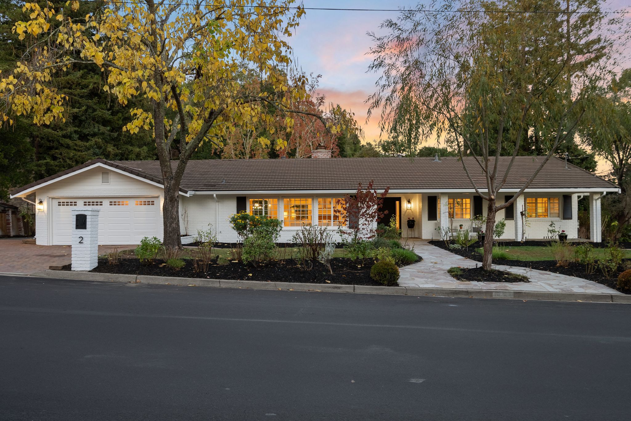 2 Charles Hill Road 