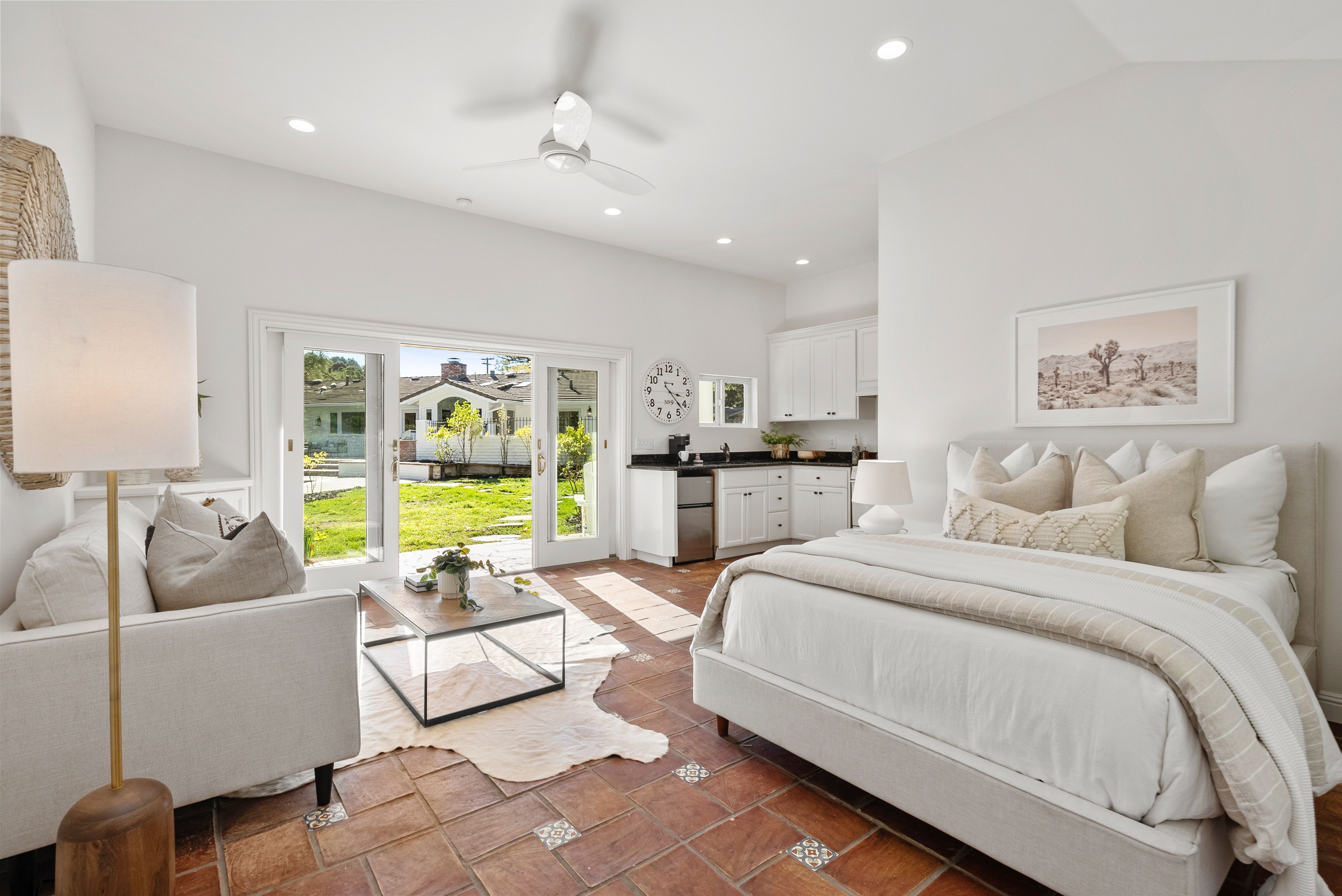 2 Charles Hill Road 