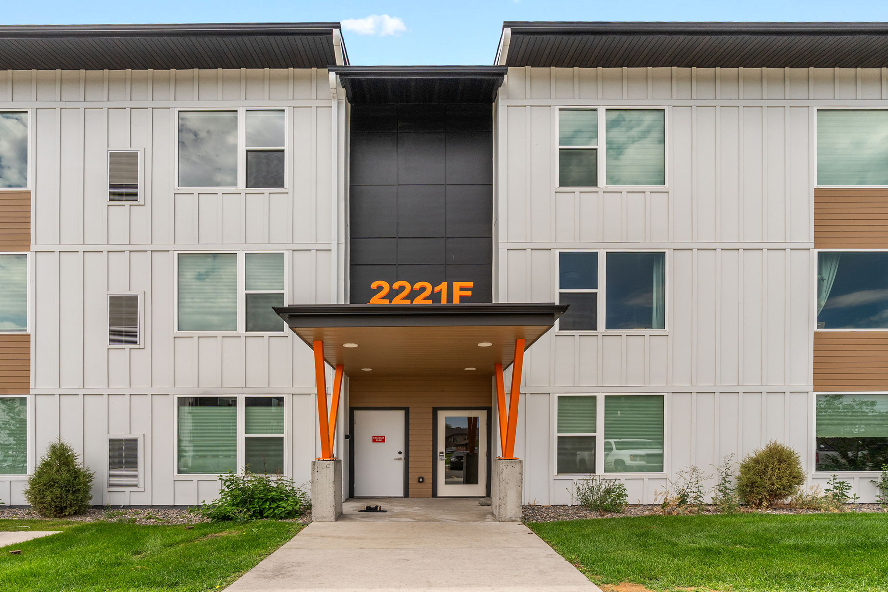 2221F Willow Drive , 102