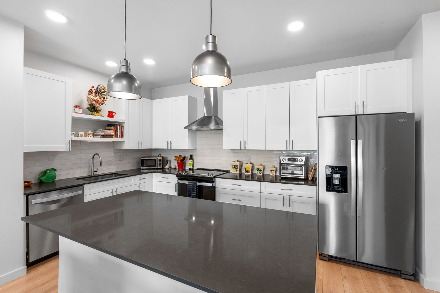 2221F Willow Drive , 102