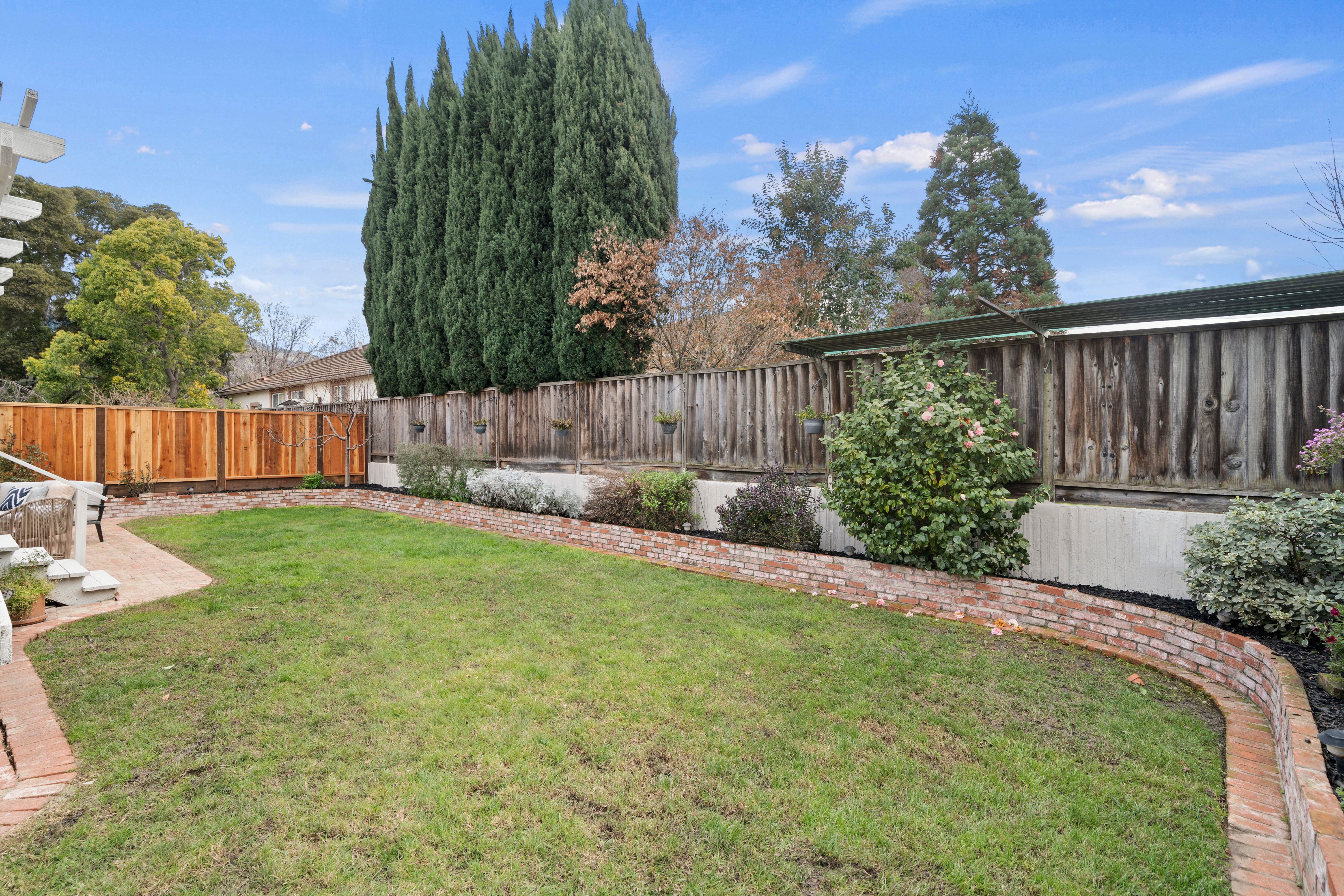 48775 Big Horn Court 