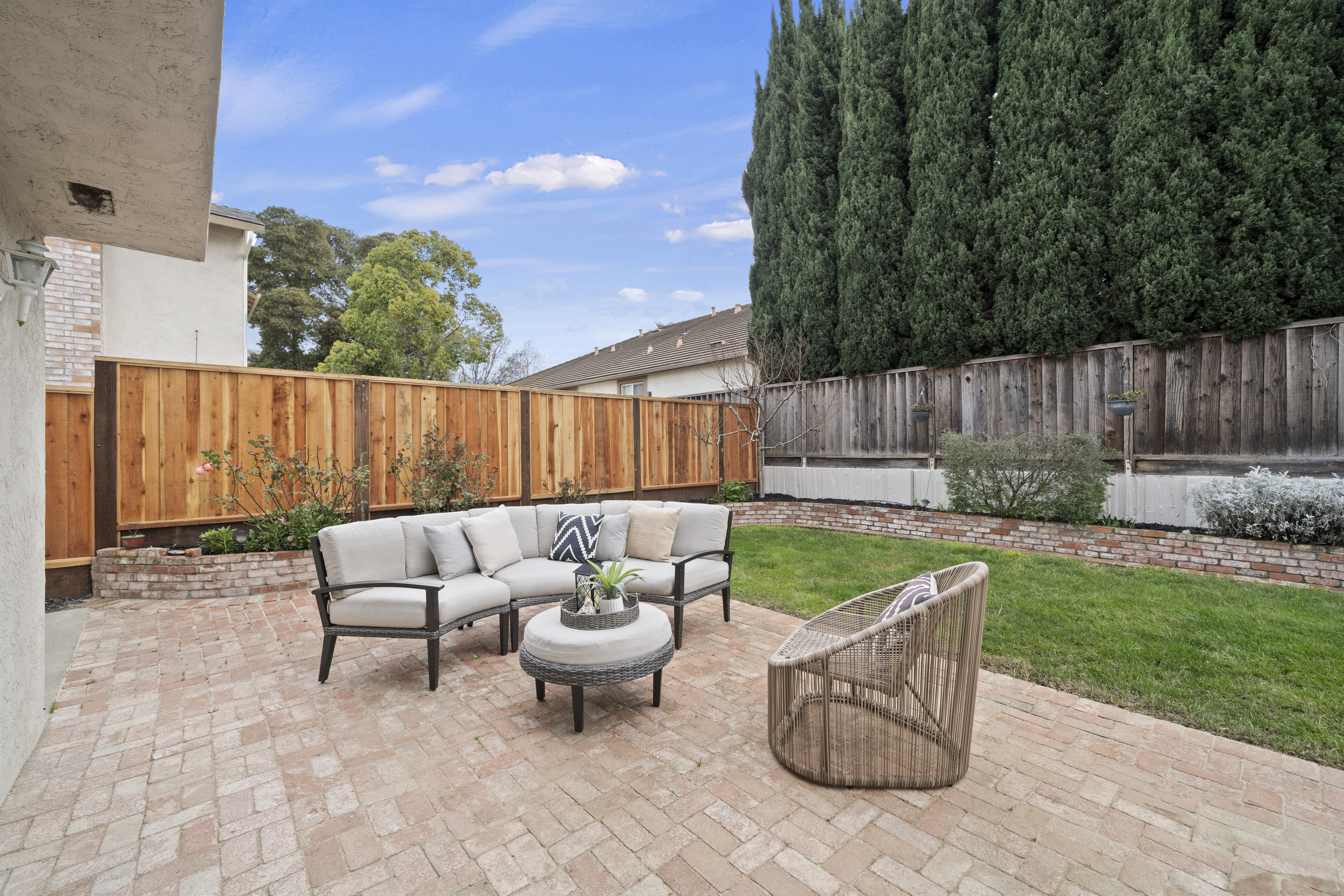 48775 Big Horn Court 