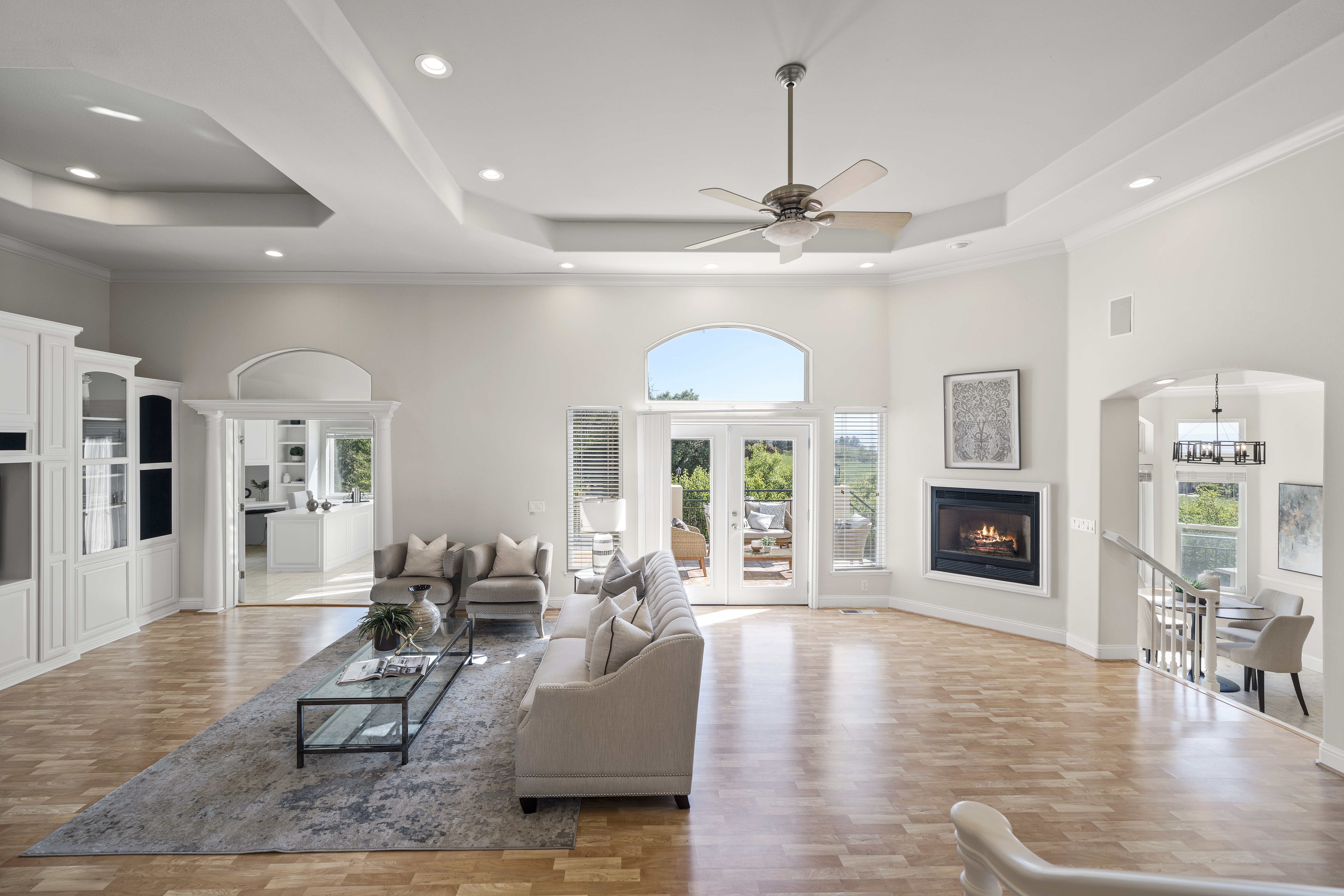 1585 Vinehill Circle 
