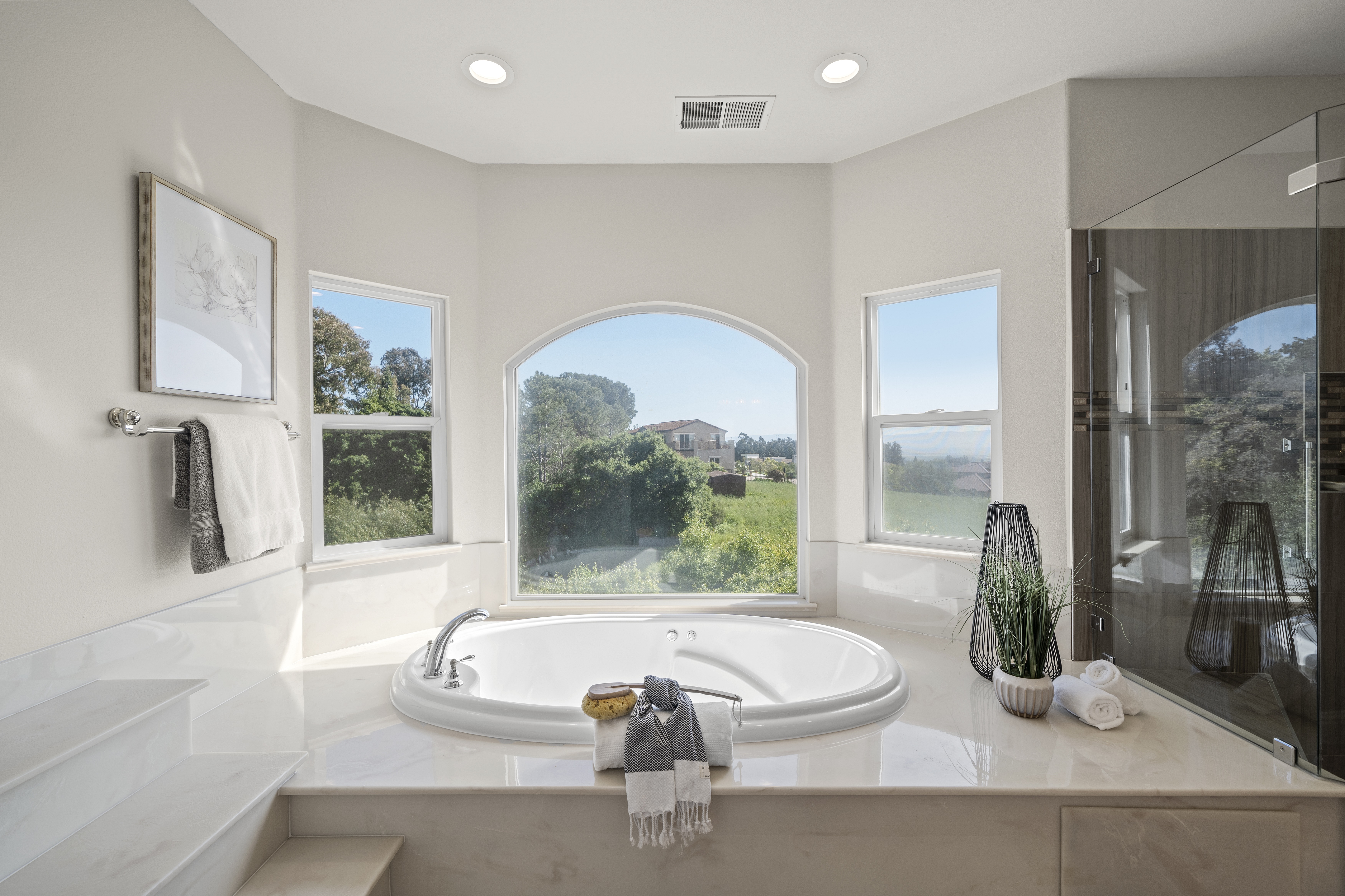 1585 Vinehill Circle 