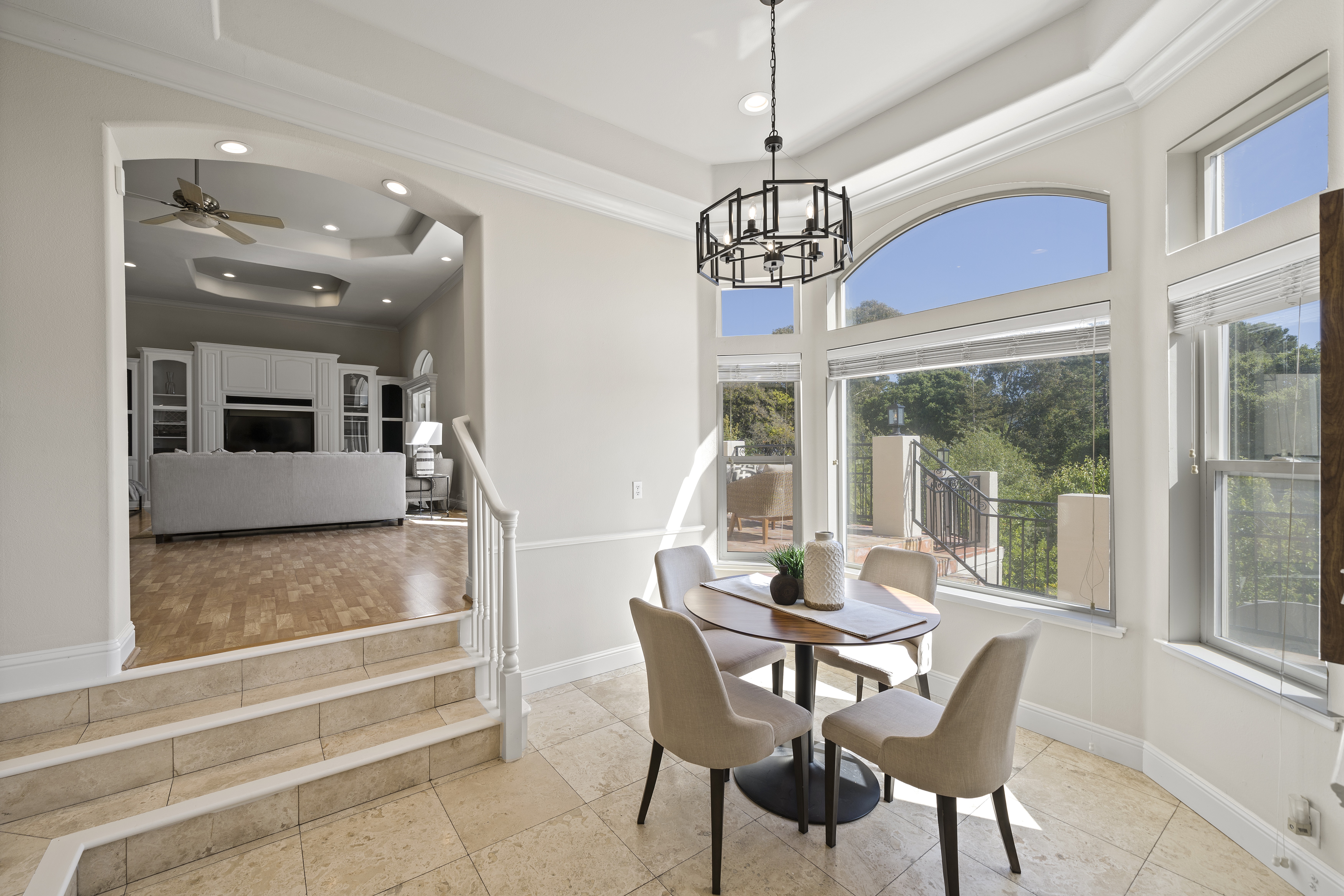 1585 Vinehill Circle 