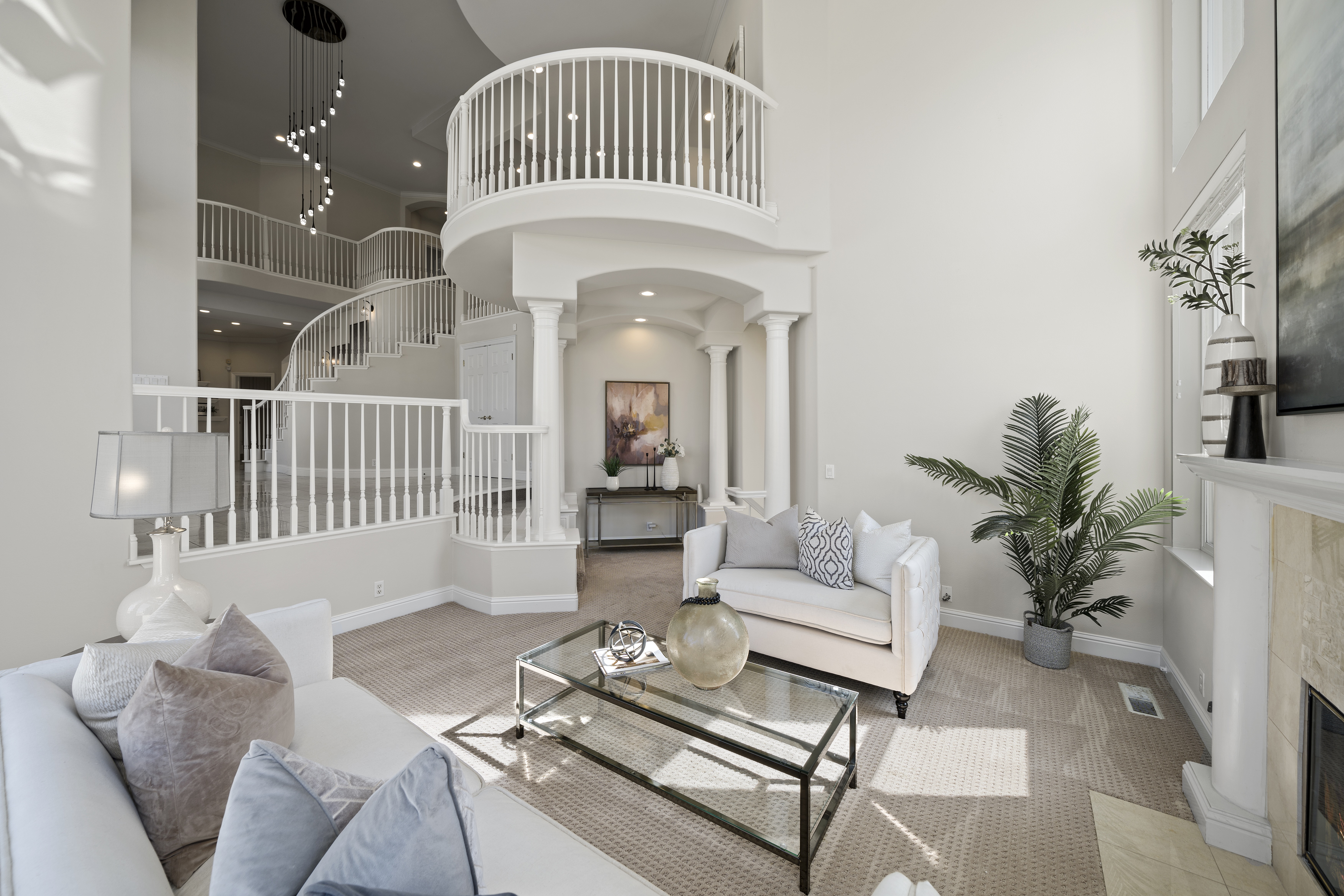 1585 Vinehill Circle 