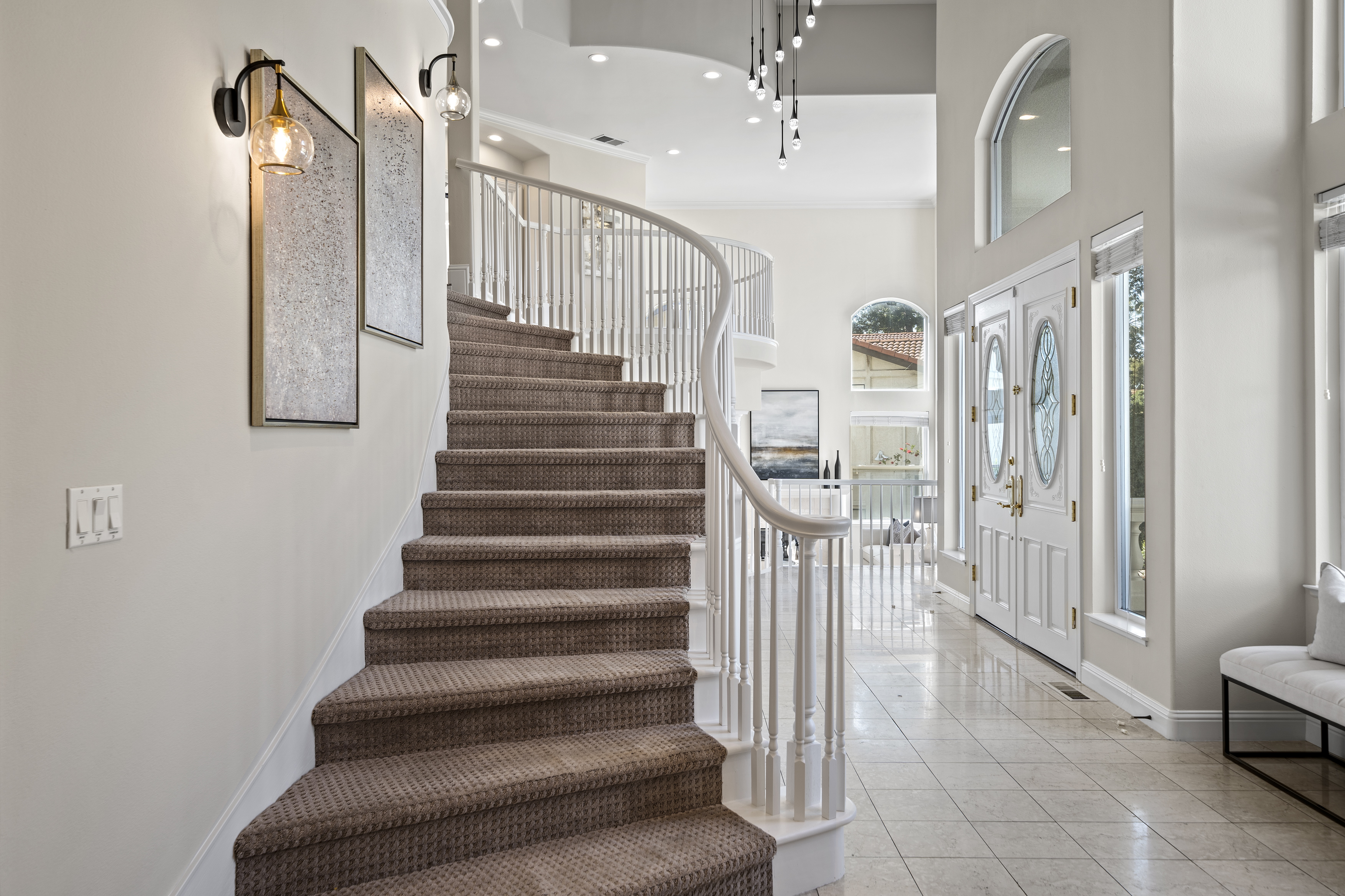 1585 Vinehill Circle 