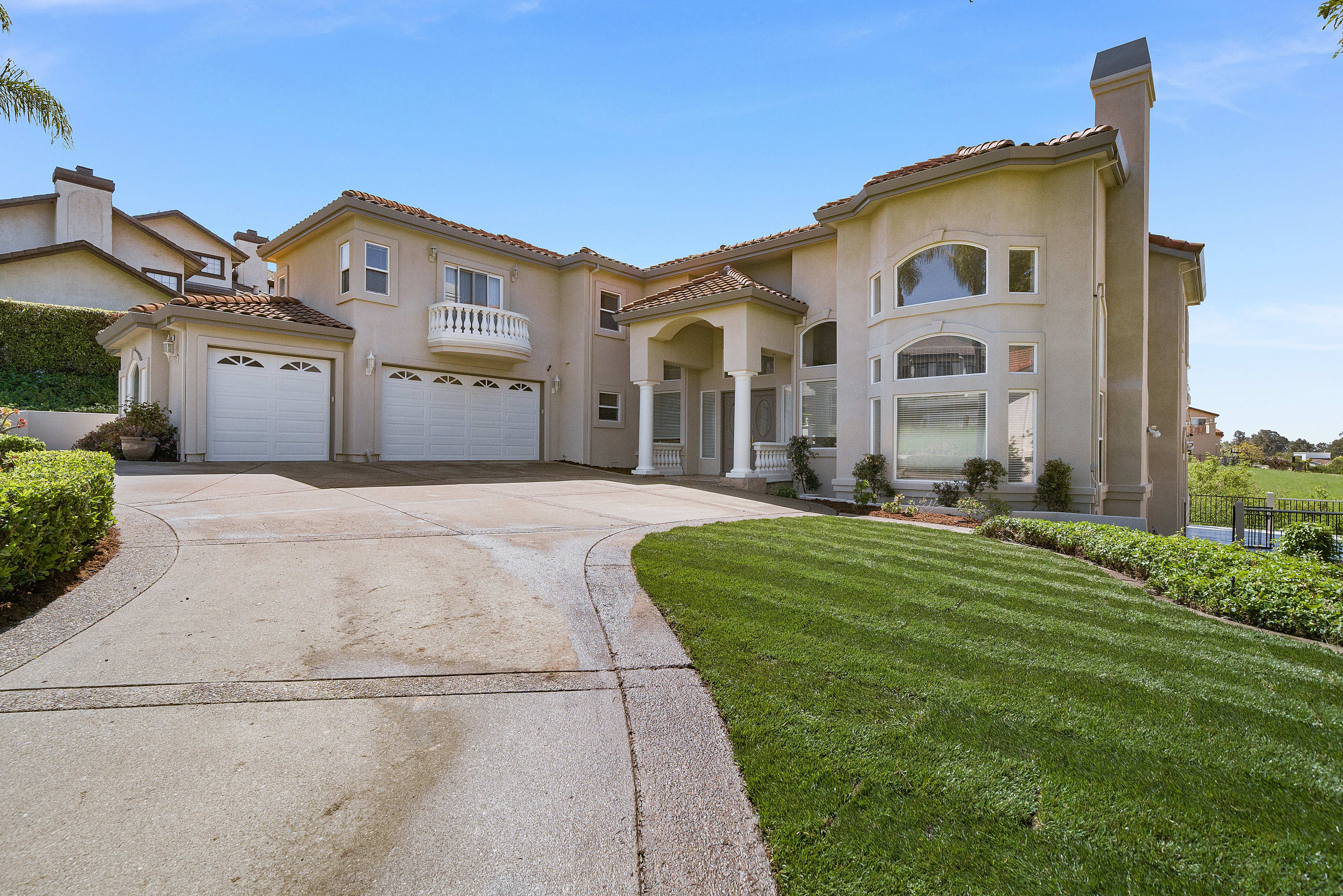 1585 Vinehill Circle 