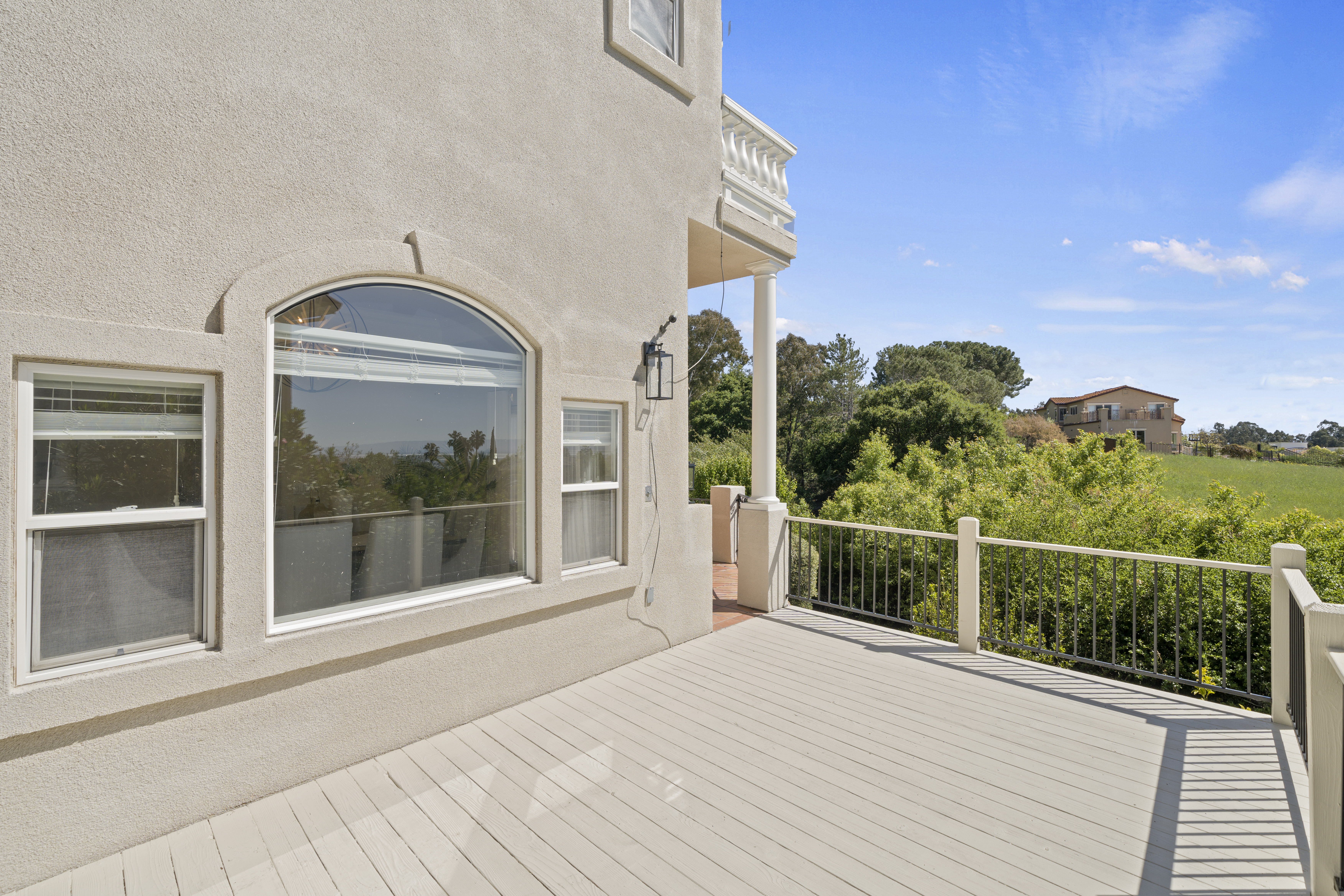 1585 Vinehill Circle 