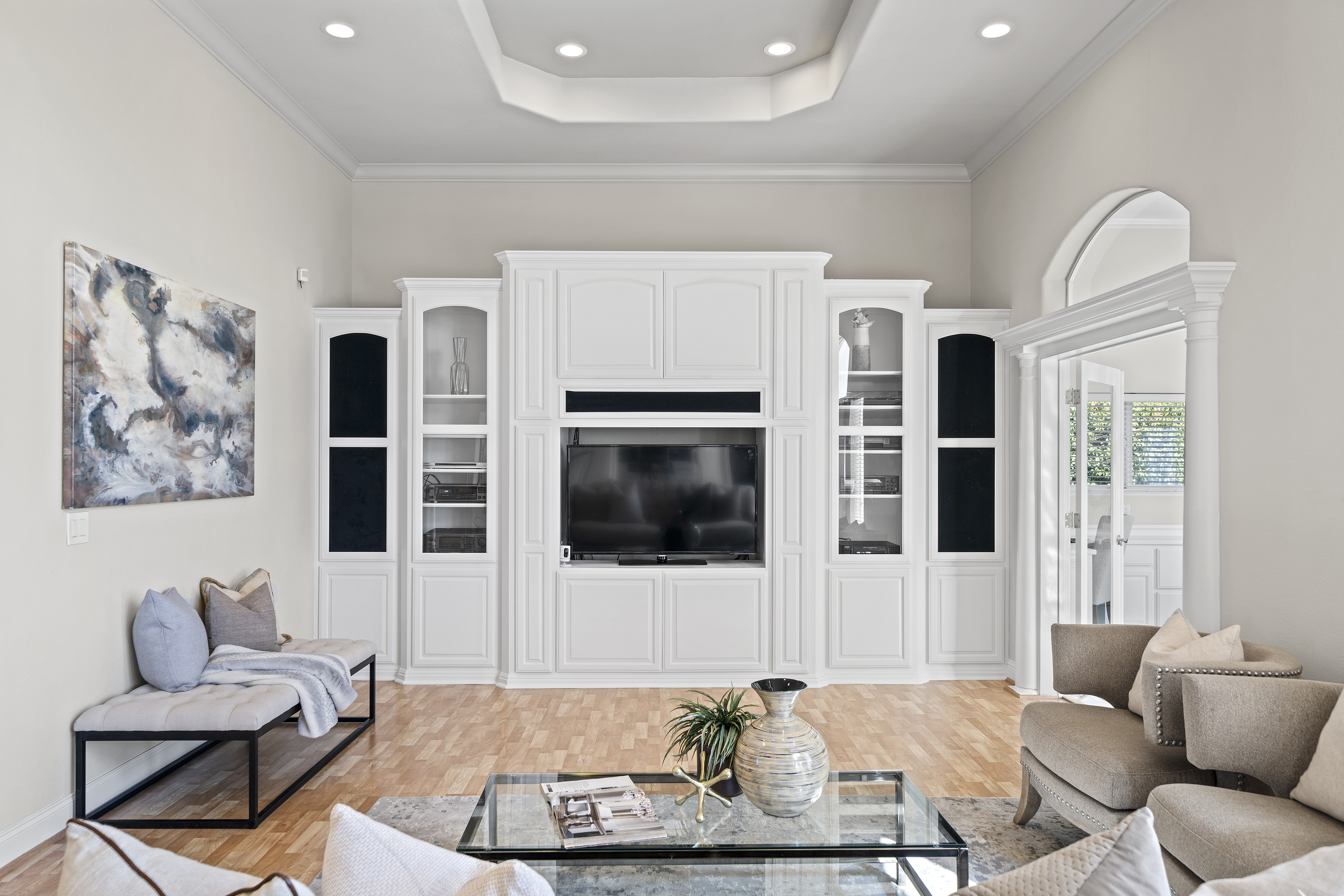 1585 Vinehill Circle 