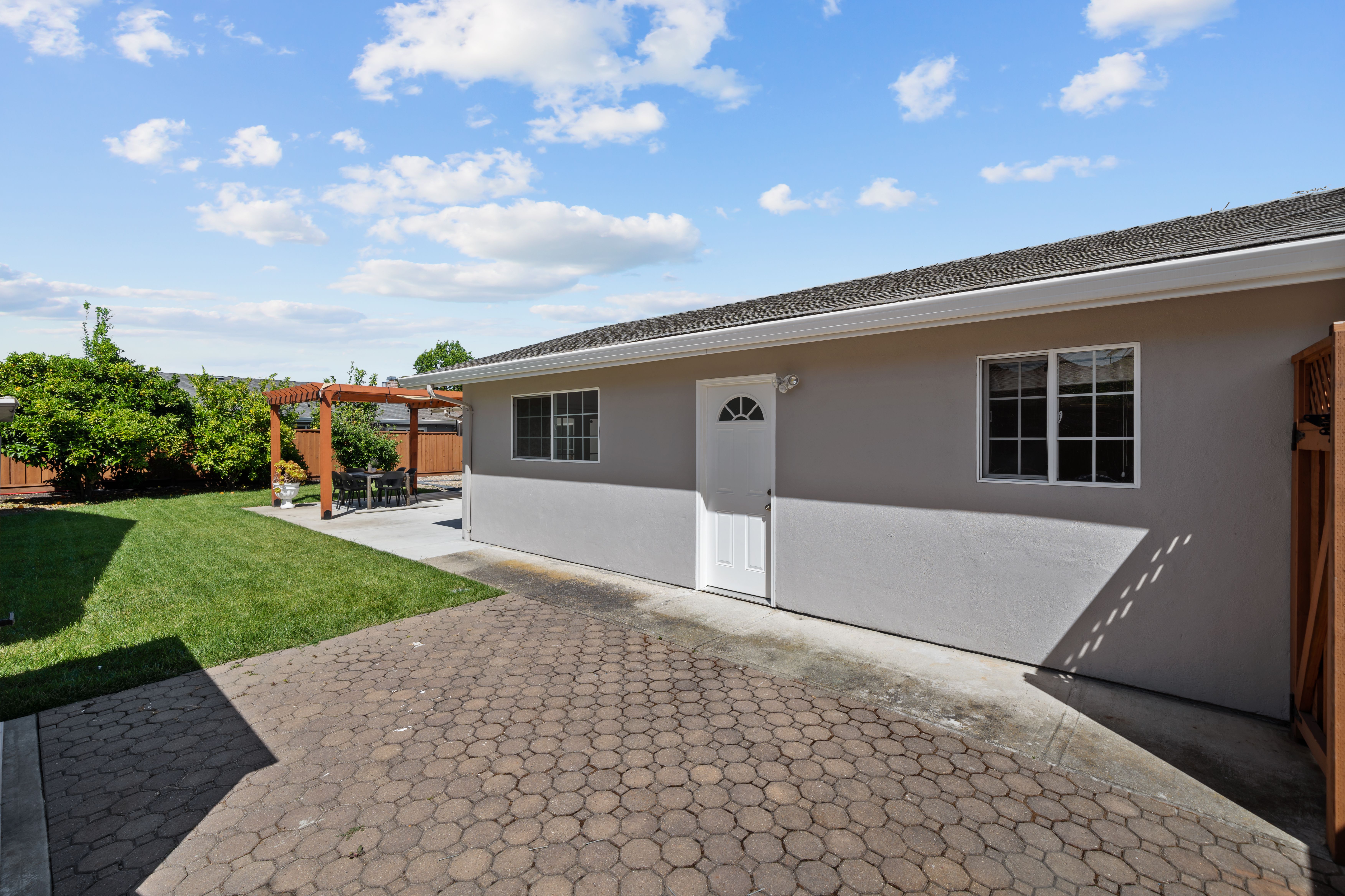 32488 Lake Chabot Street 