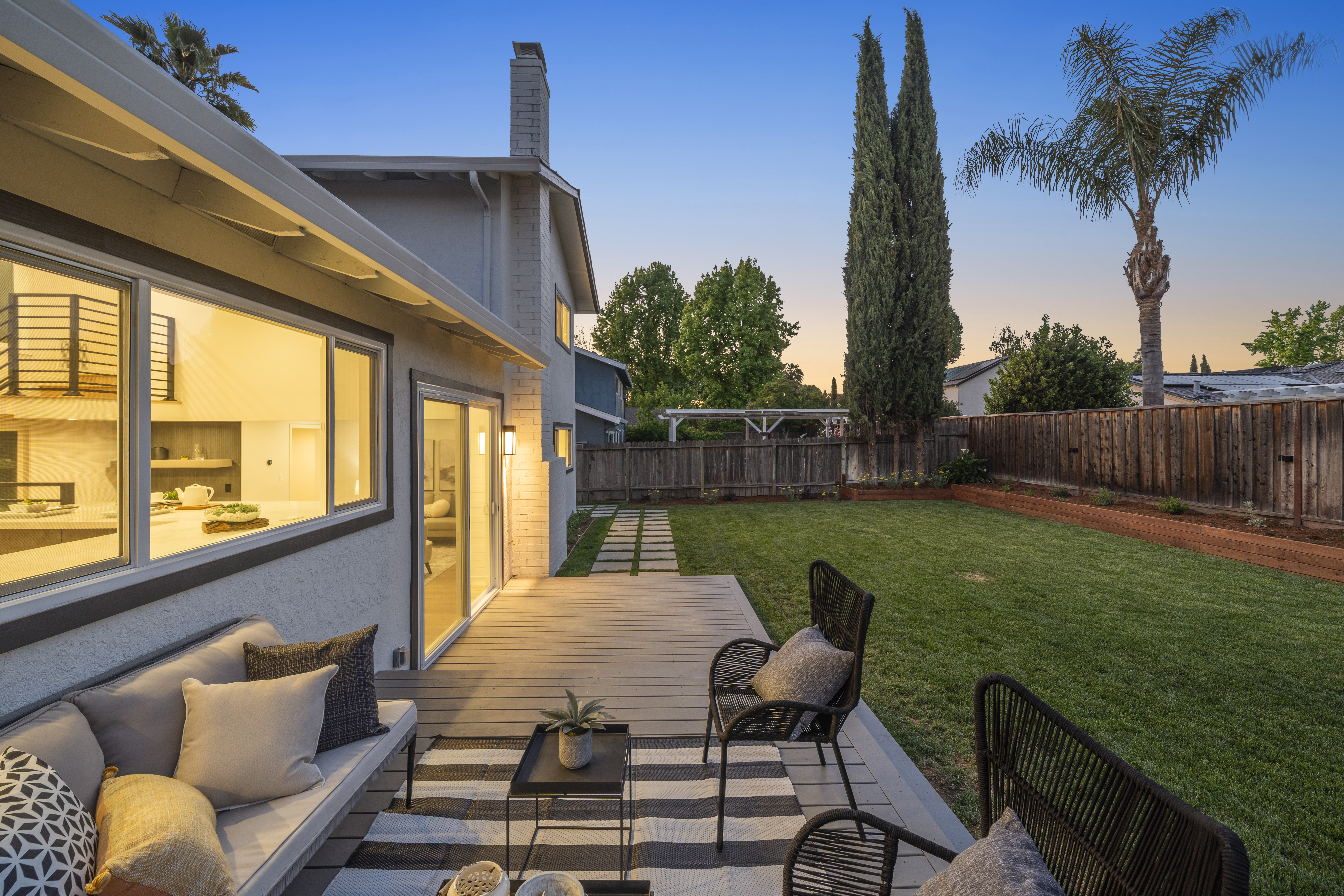 4944 Blackbird Way 
