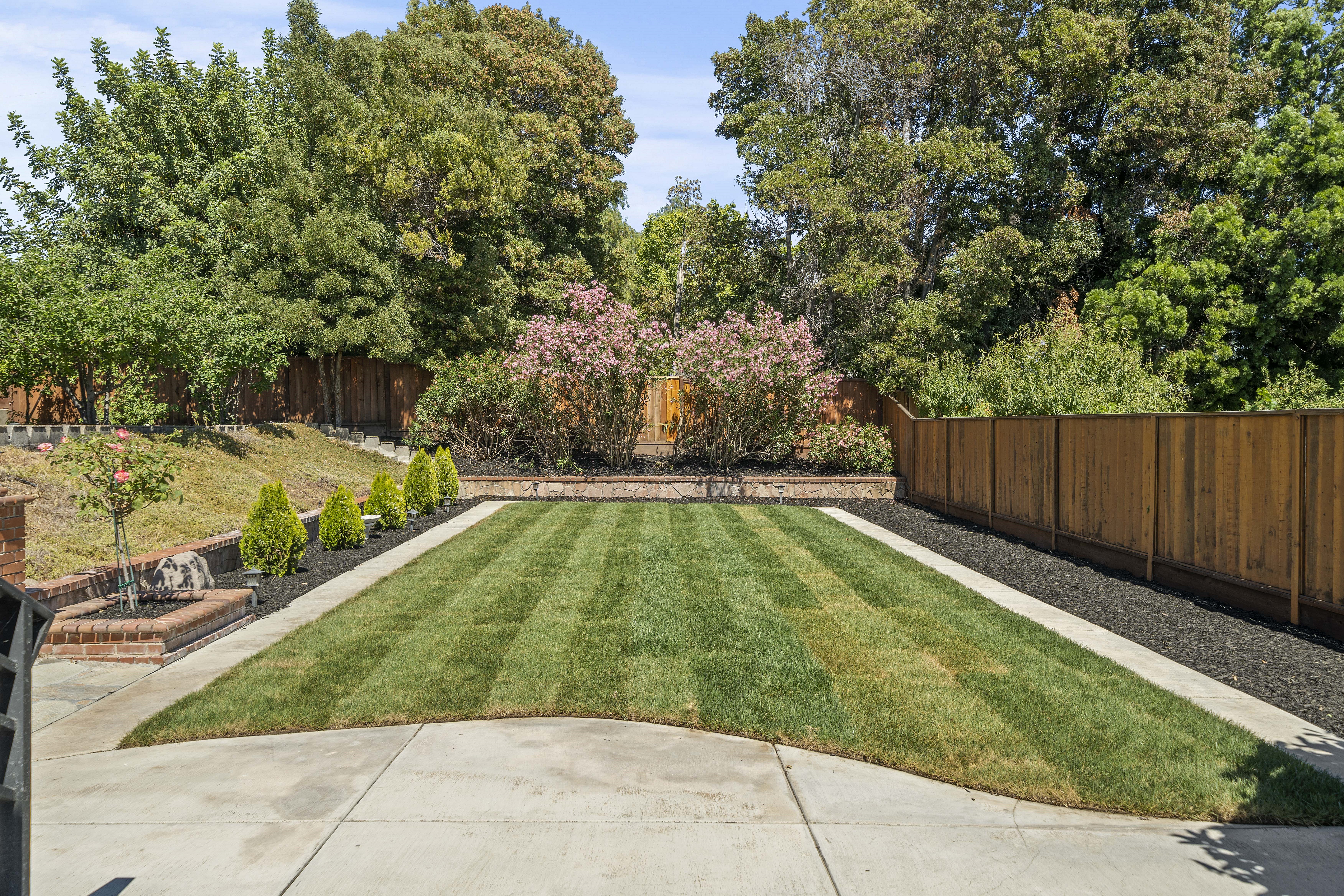 174 Knightshaven Way 