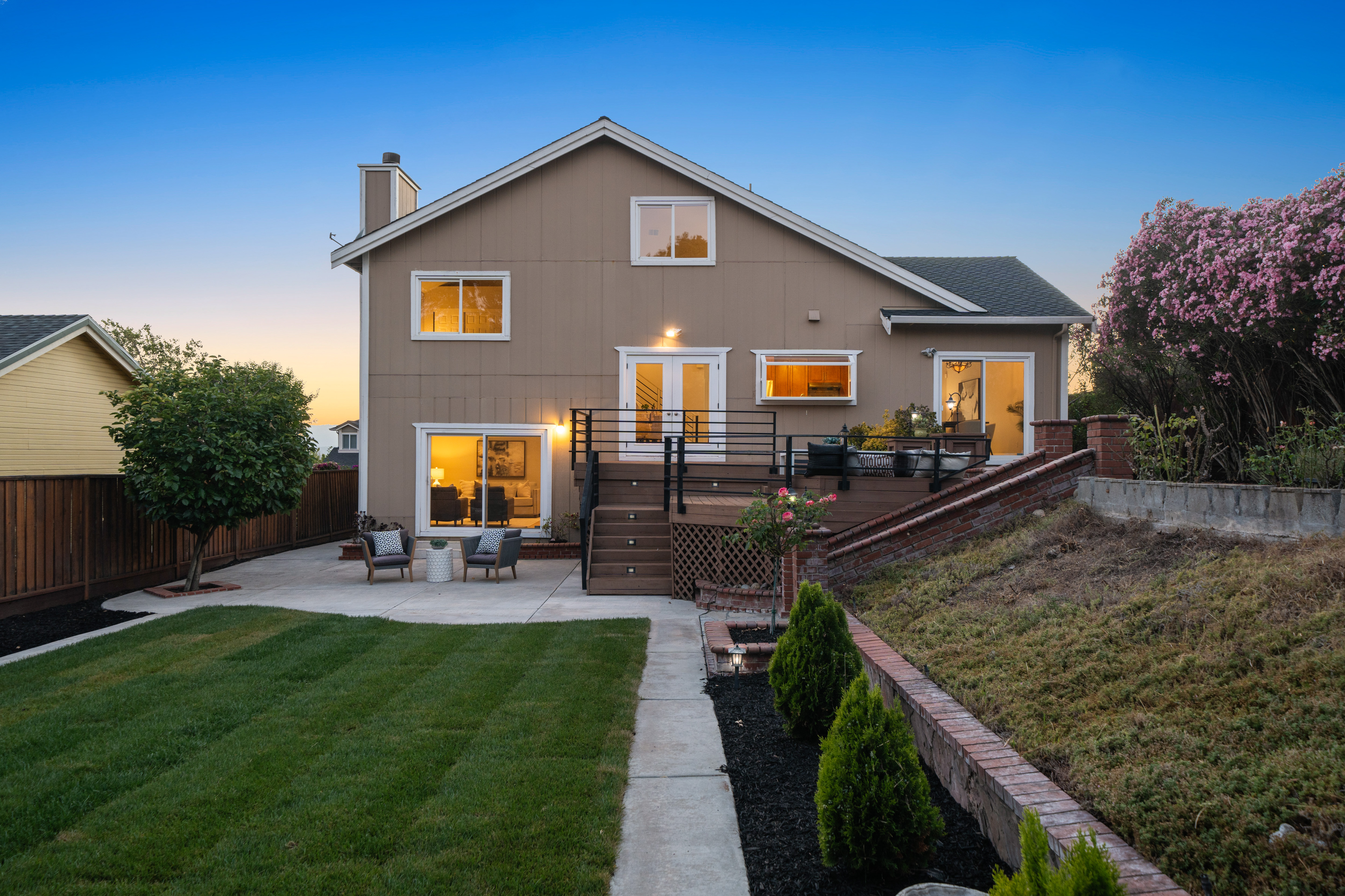 174 Knightshaven Way 