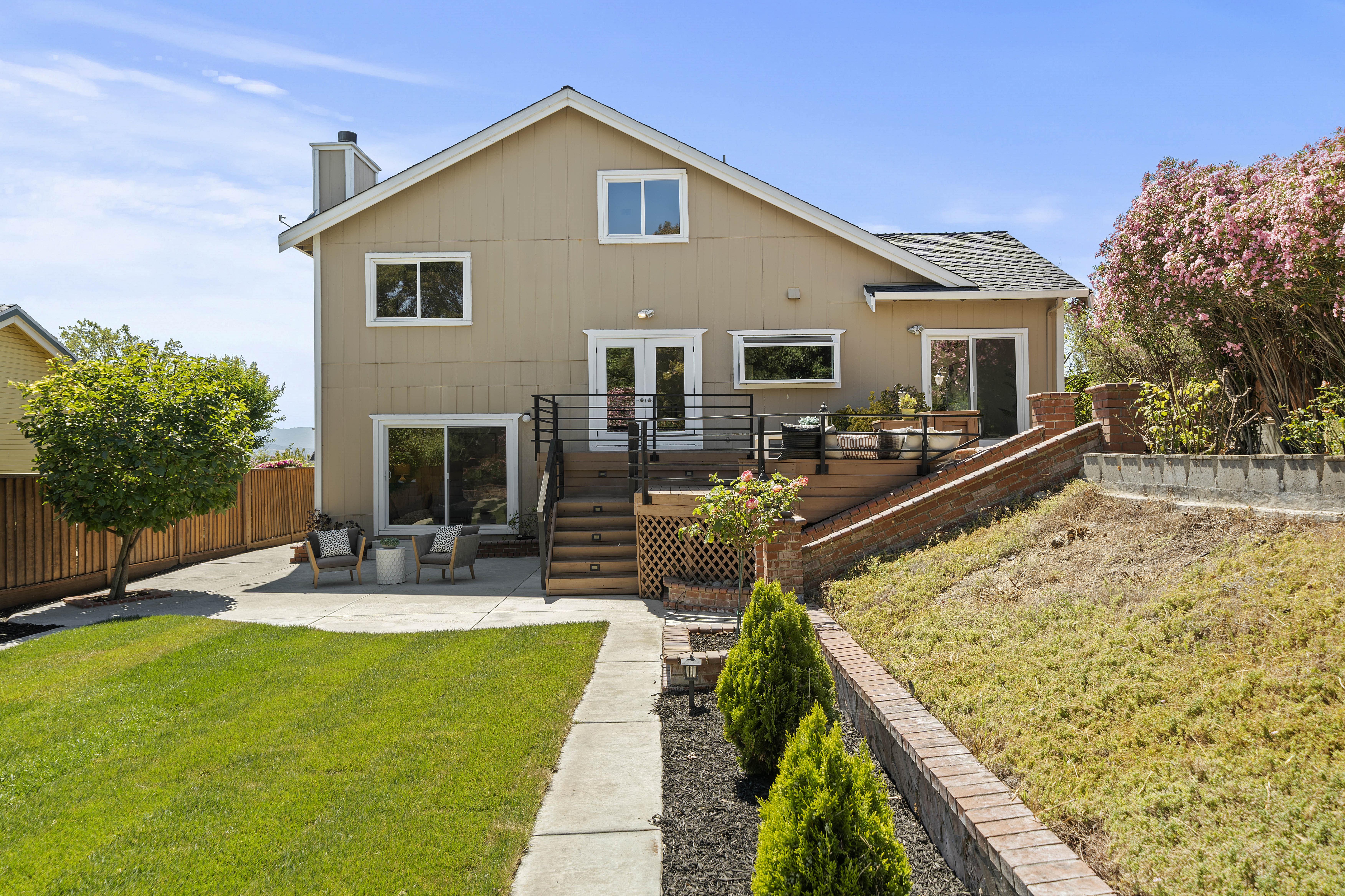 174 Knightshaven Way 