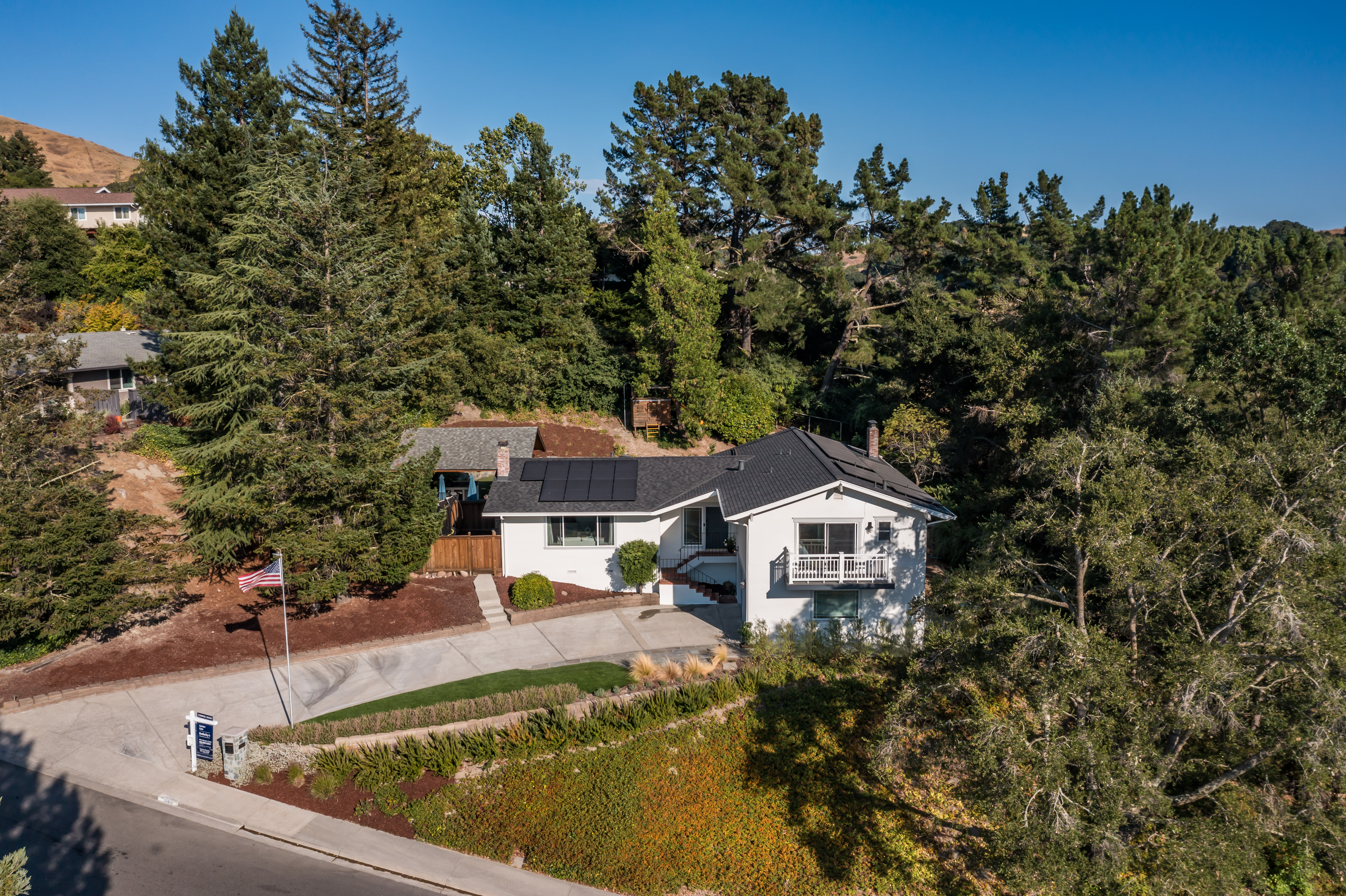 1068 Country Club Drive 