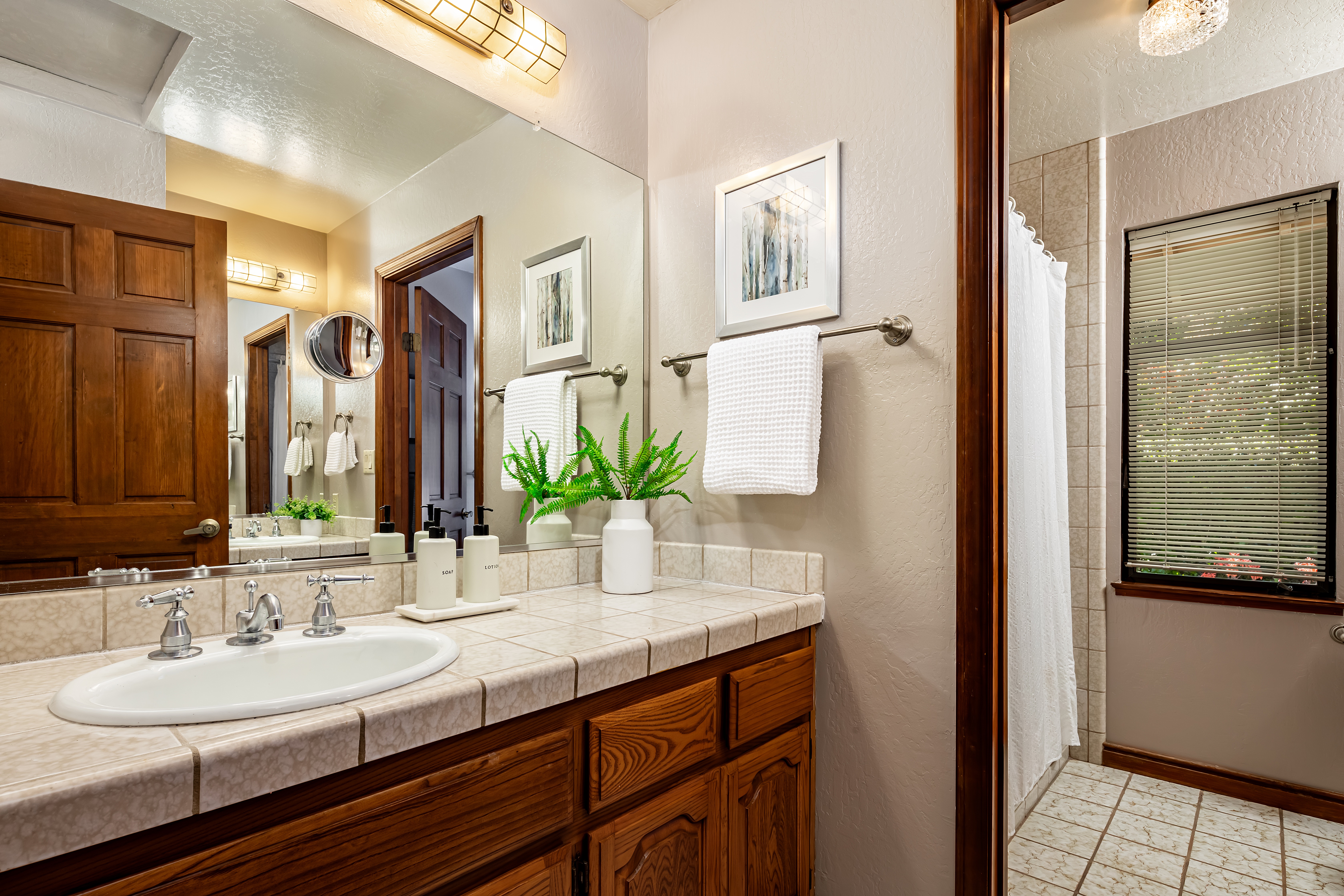 4128 Happy Valley Road 