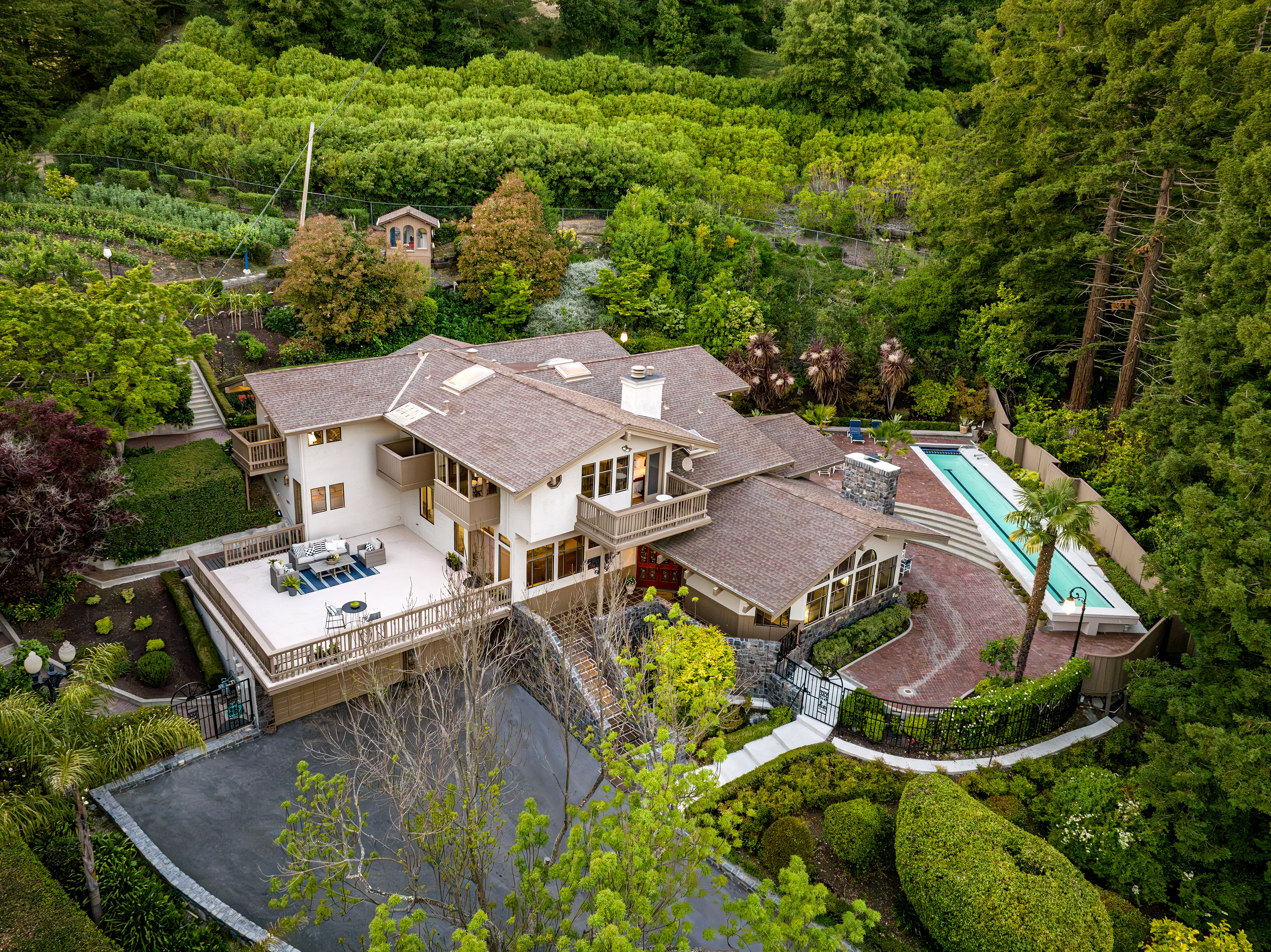 4128 Happy Valley Road 