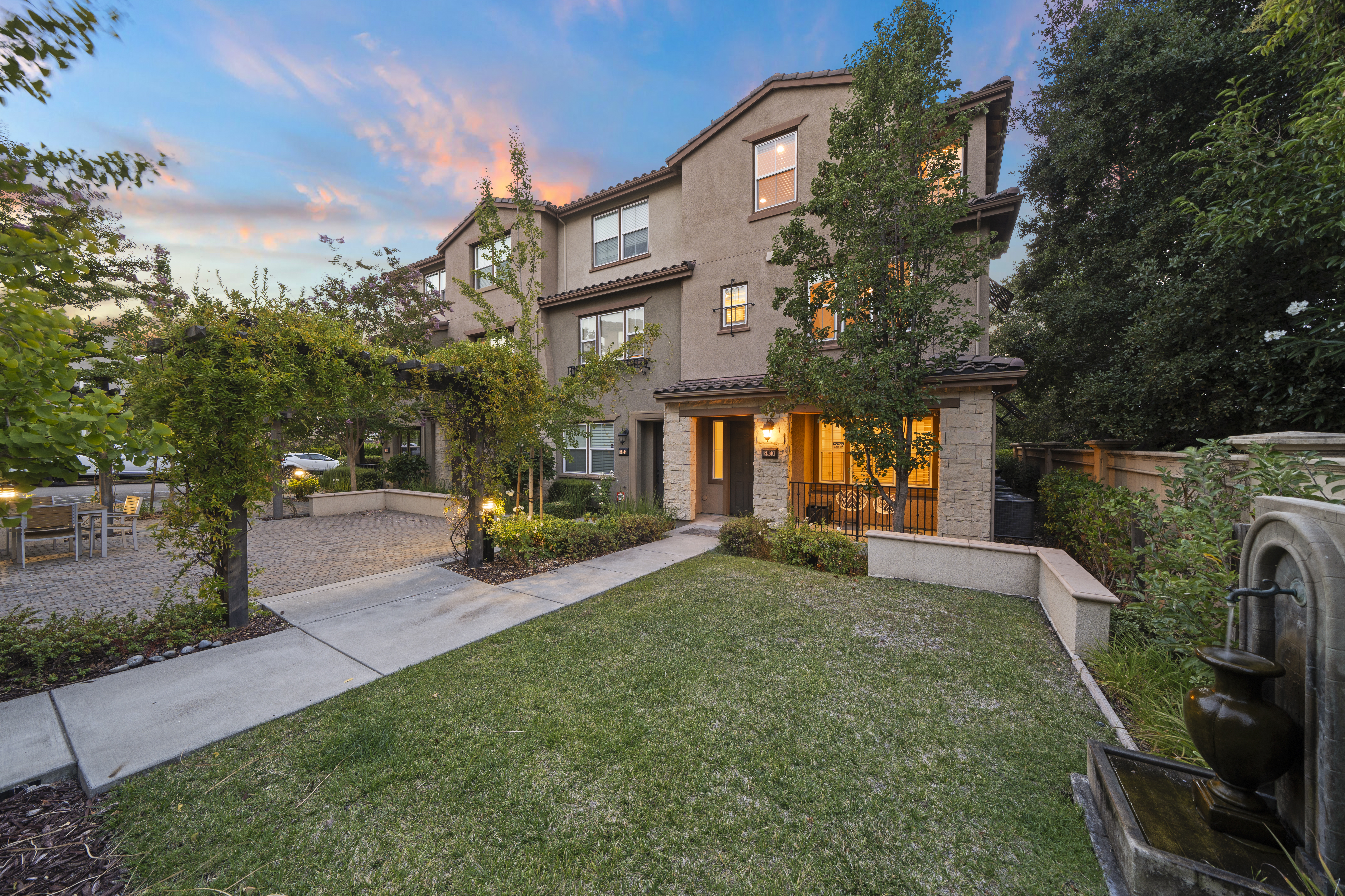 2850 Finca Terrace 