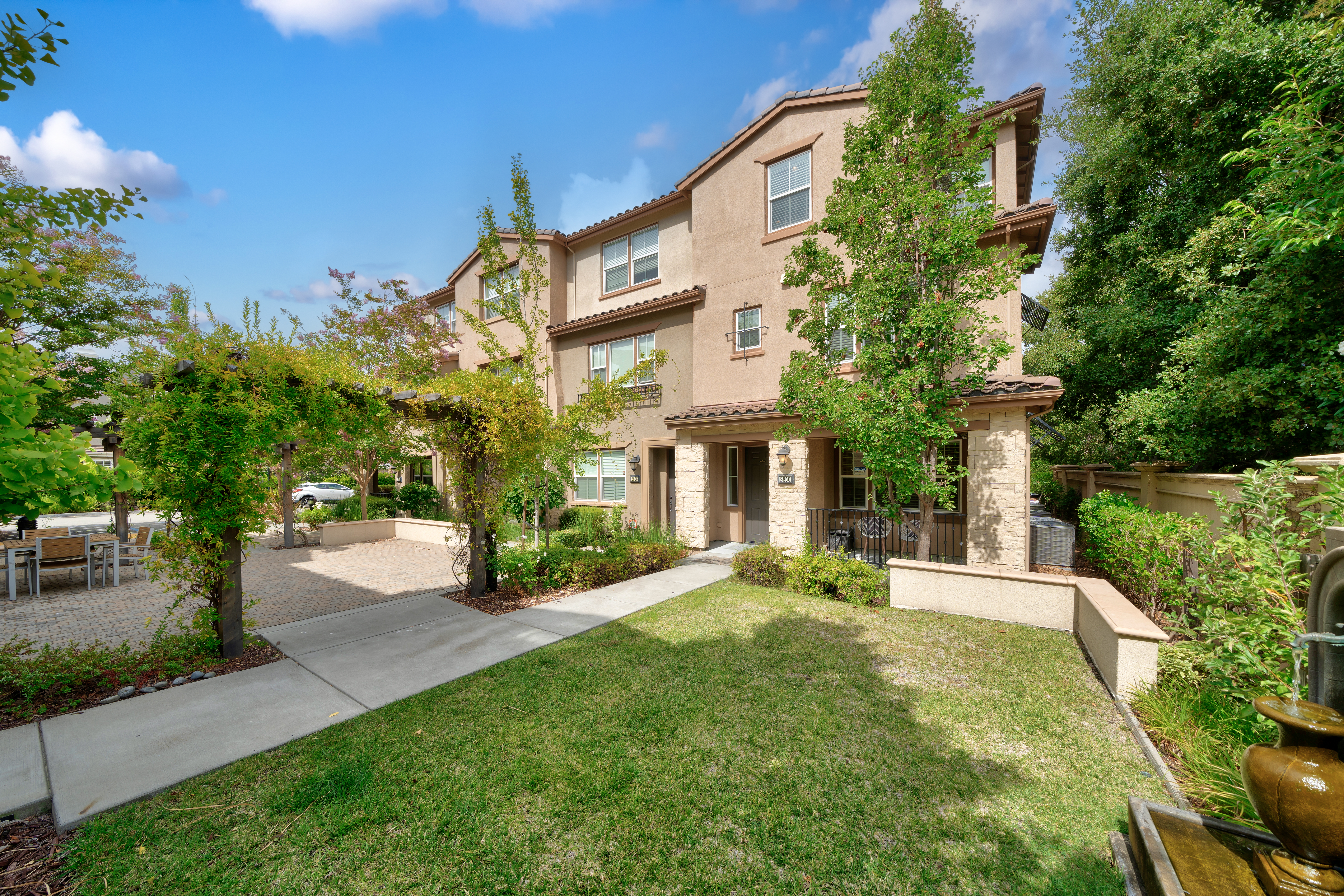 2850 Finca Terrace 