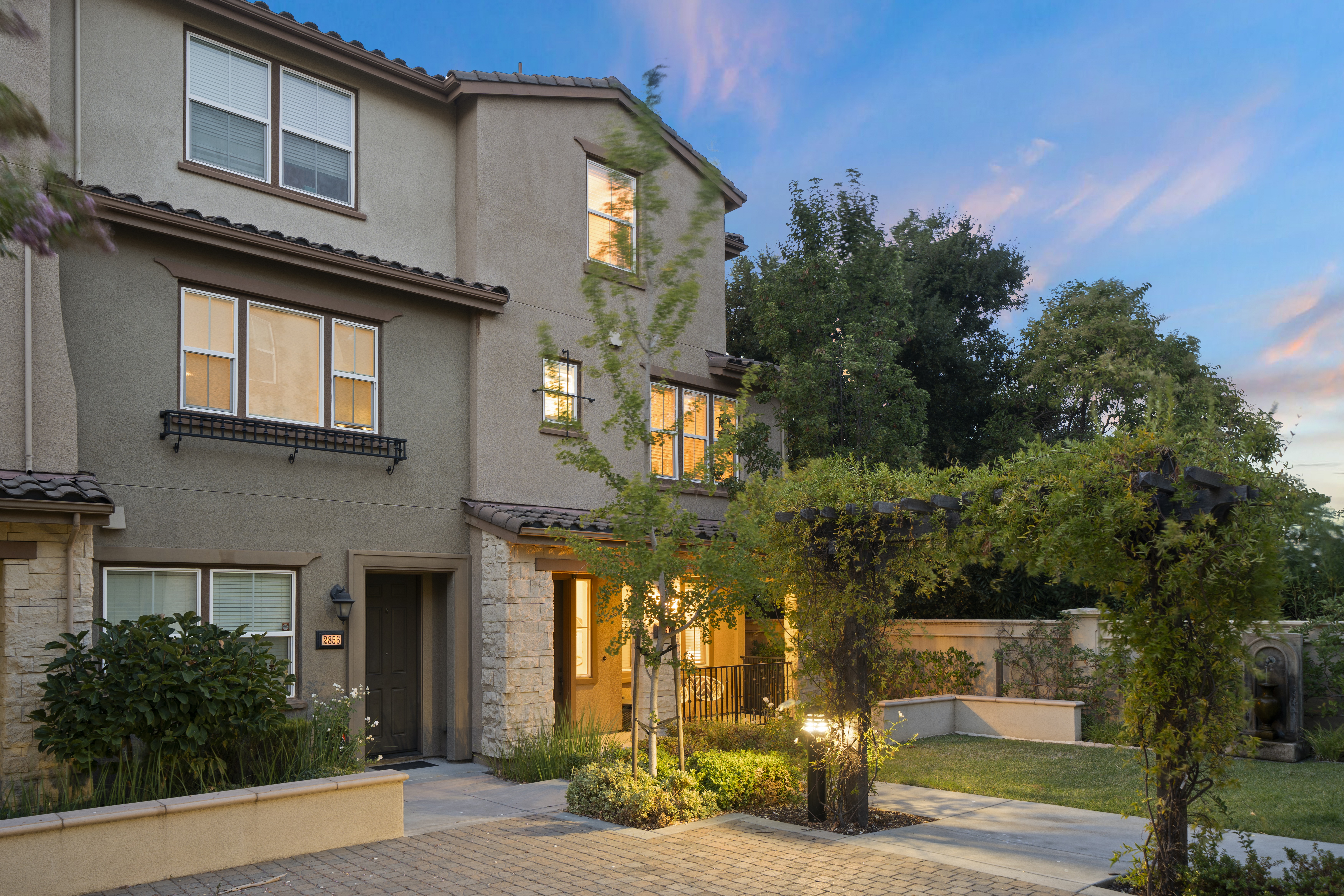 2850 Finca Terrace 