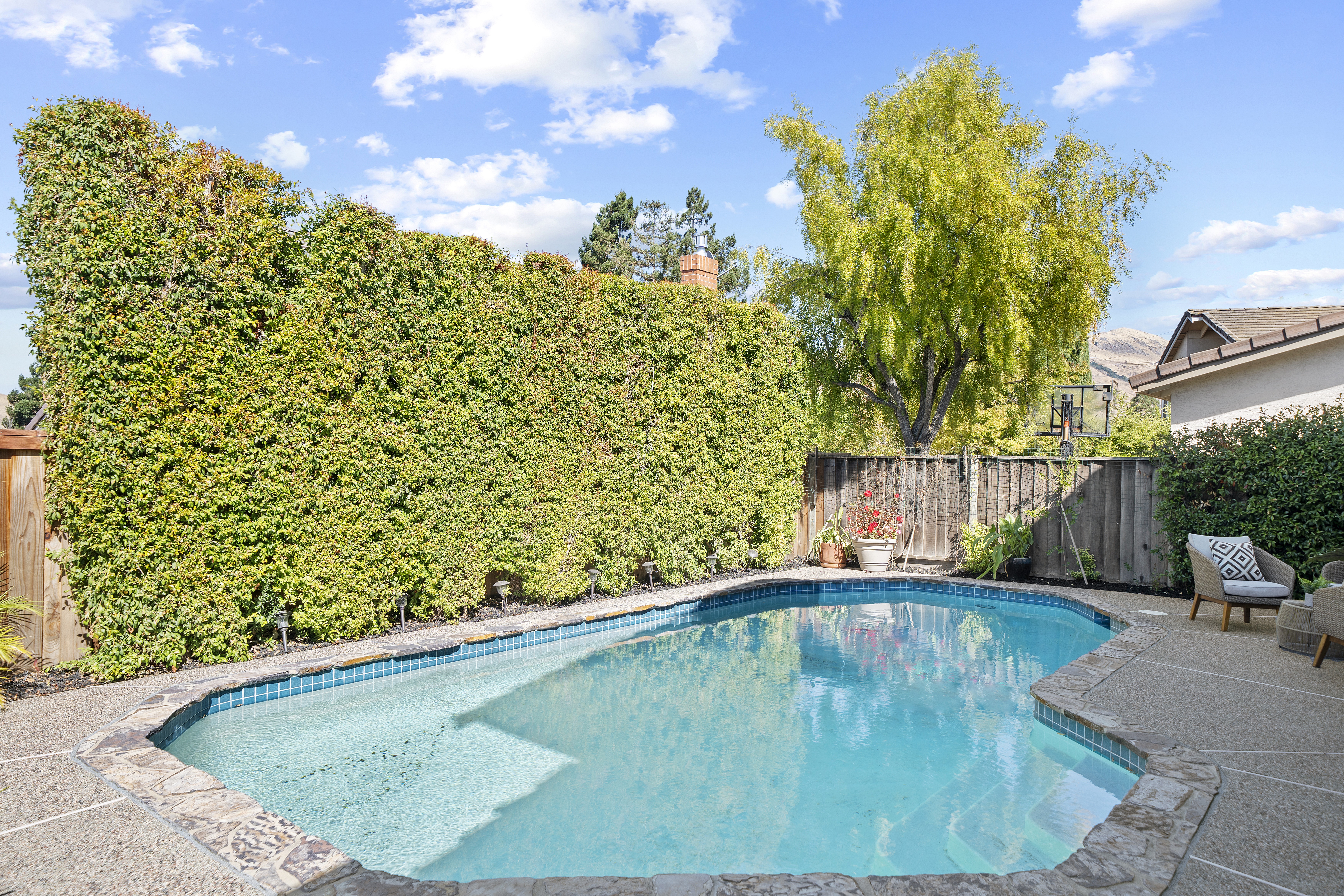43642 Southerland Way 